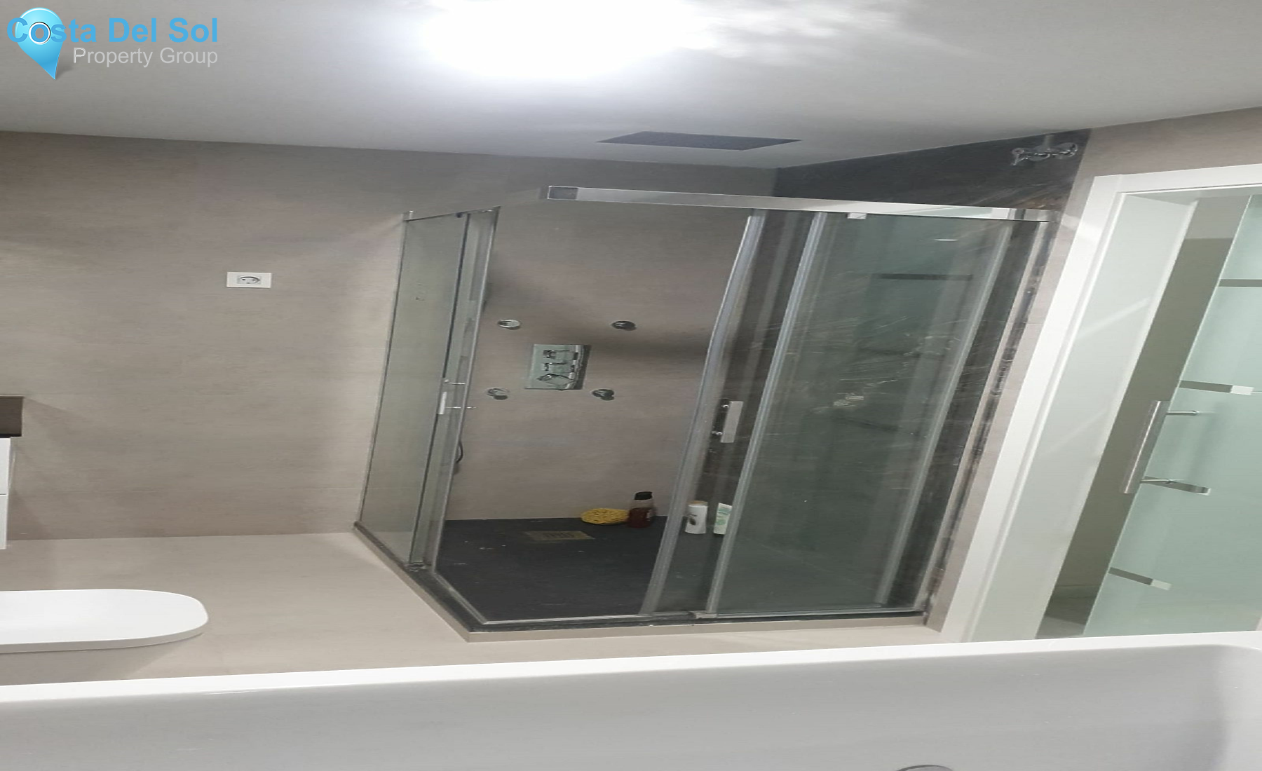 Middle Floor Apartment in Estepona-1388971