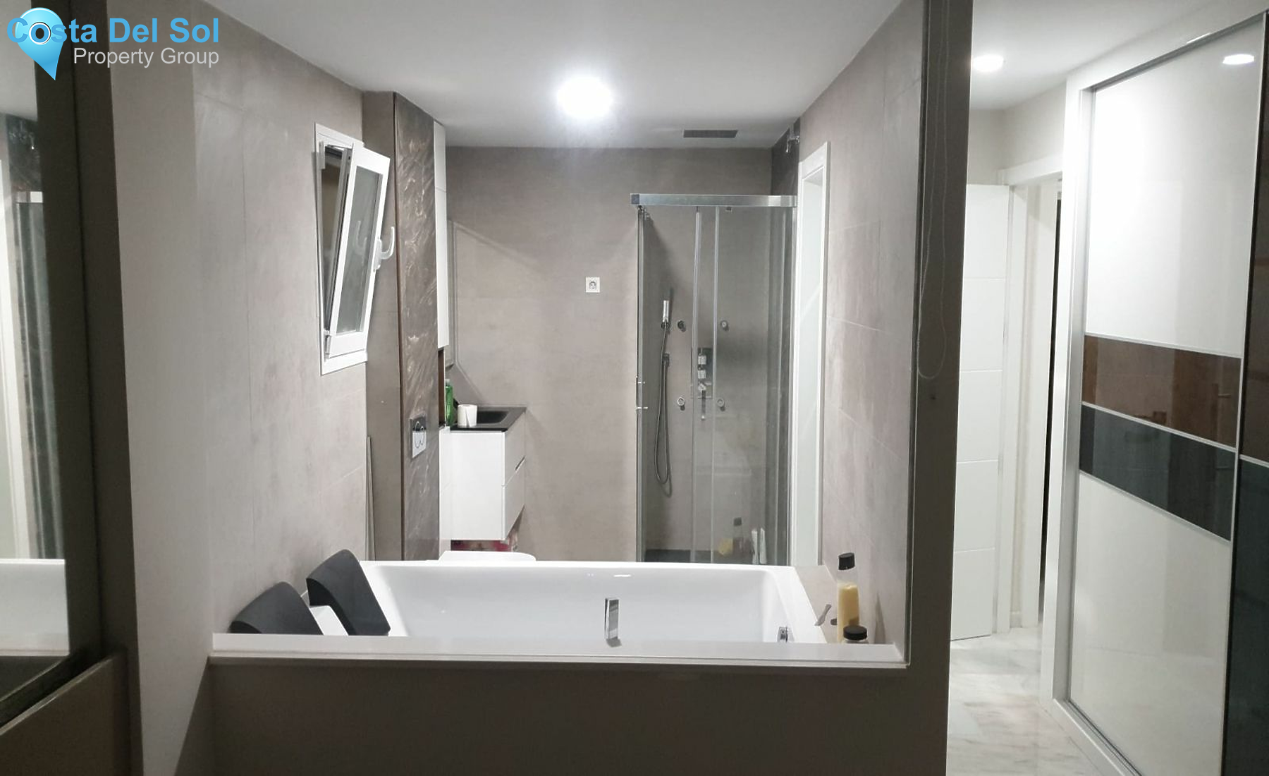 Middle Floor Apartment in Estepona-1388972