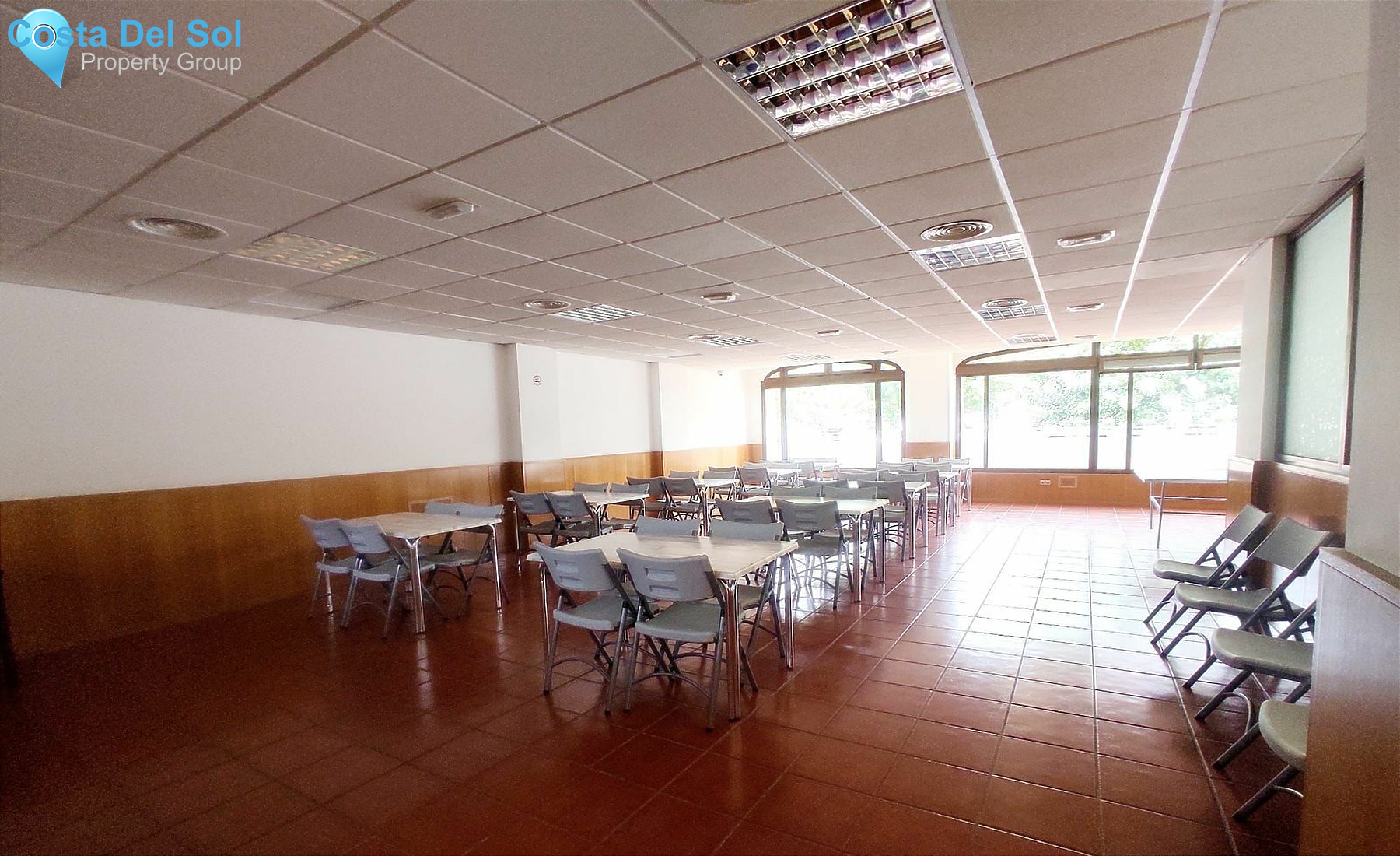Middle Floor Apartment in Estepona-1392136