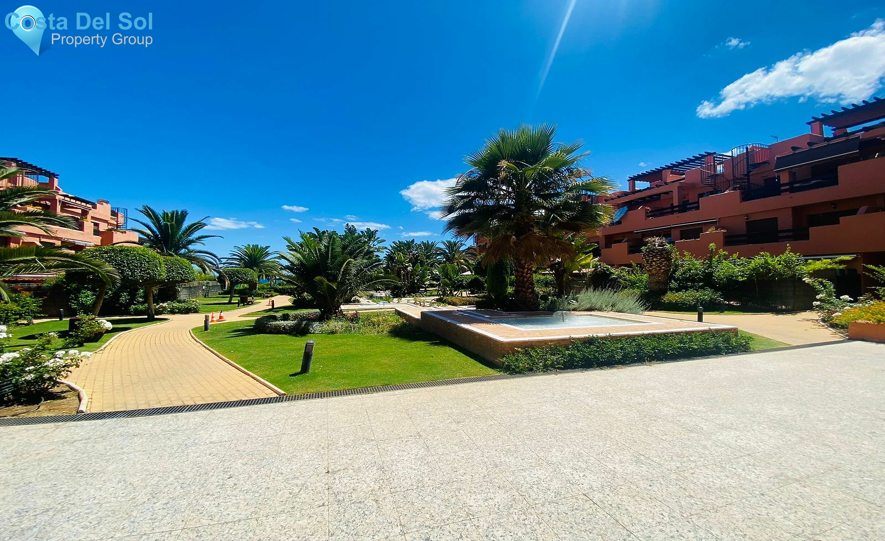 Middle Floor Apartment in Estepona-1392138