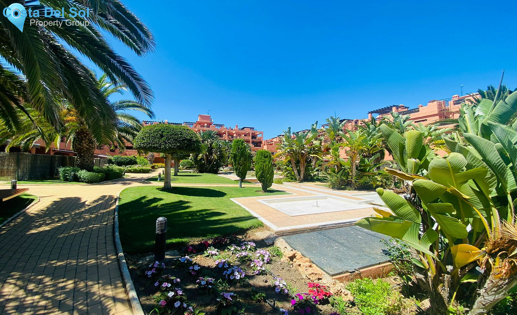 Middle Floor Apartment in Estepona-1392143