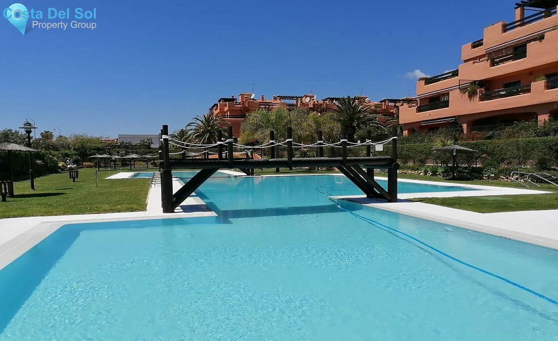 Middle Floor Apartment in Estepona-1392128