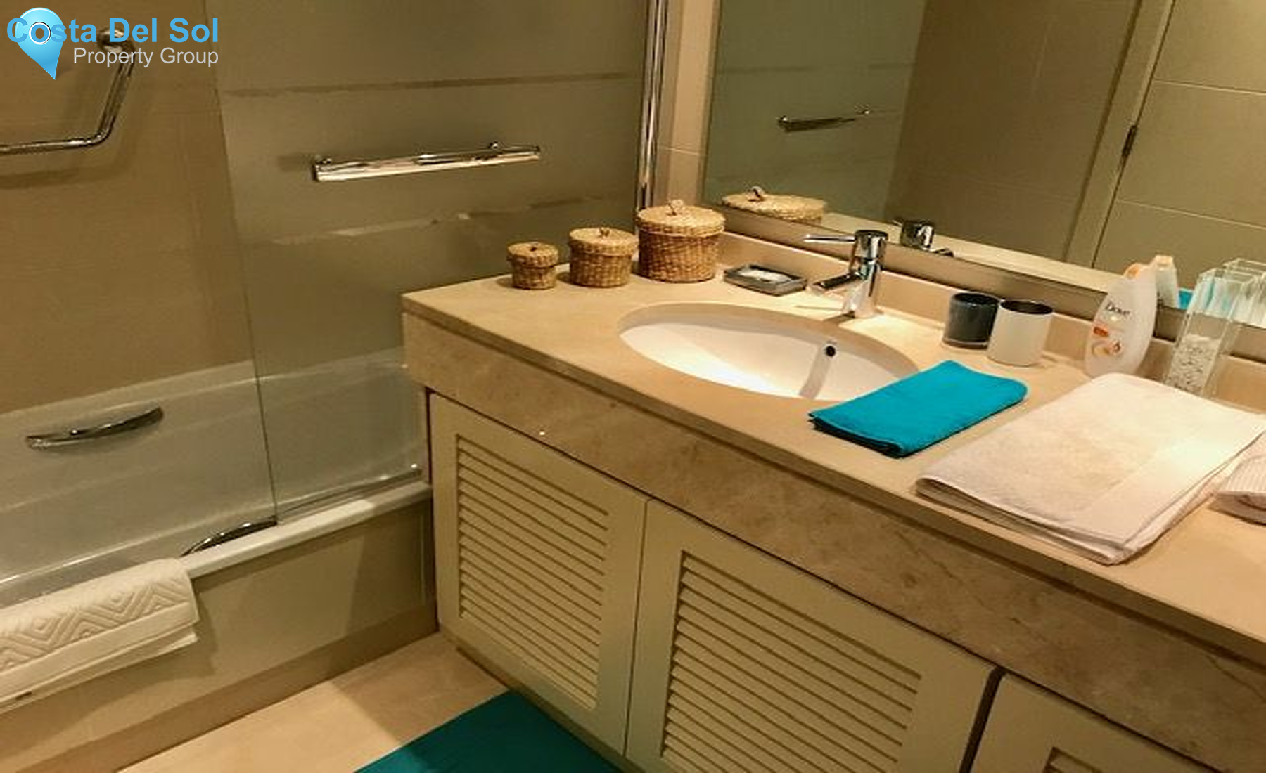 Middle Floor Apartment in Estepona-1393522