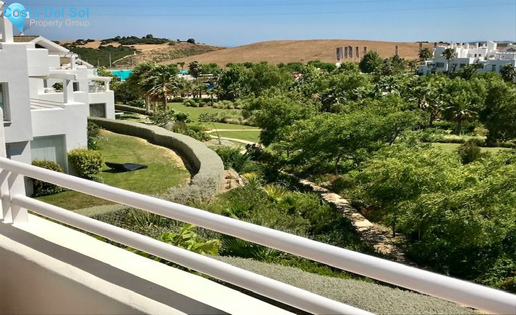 Middle Floor Apartment in Estepona-1393514
