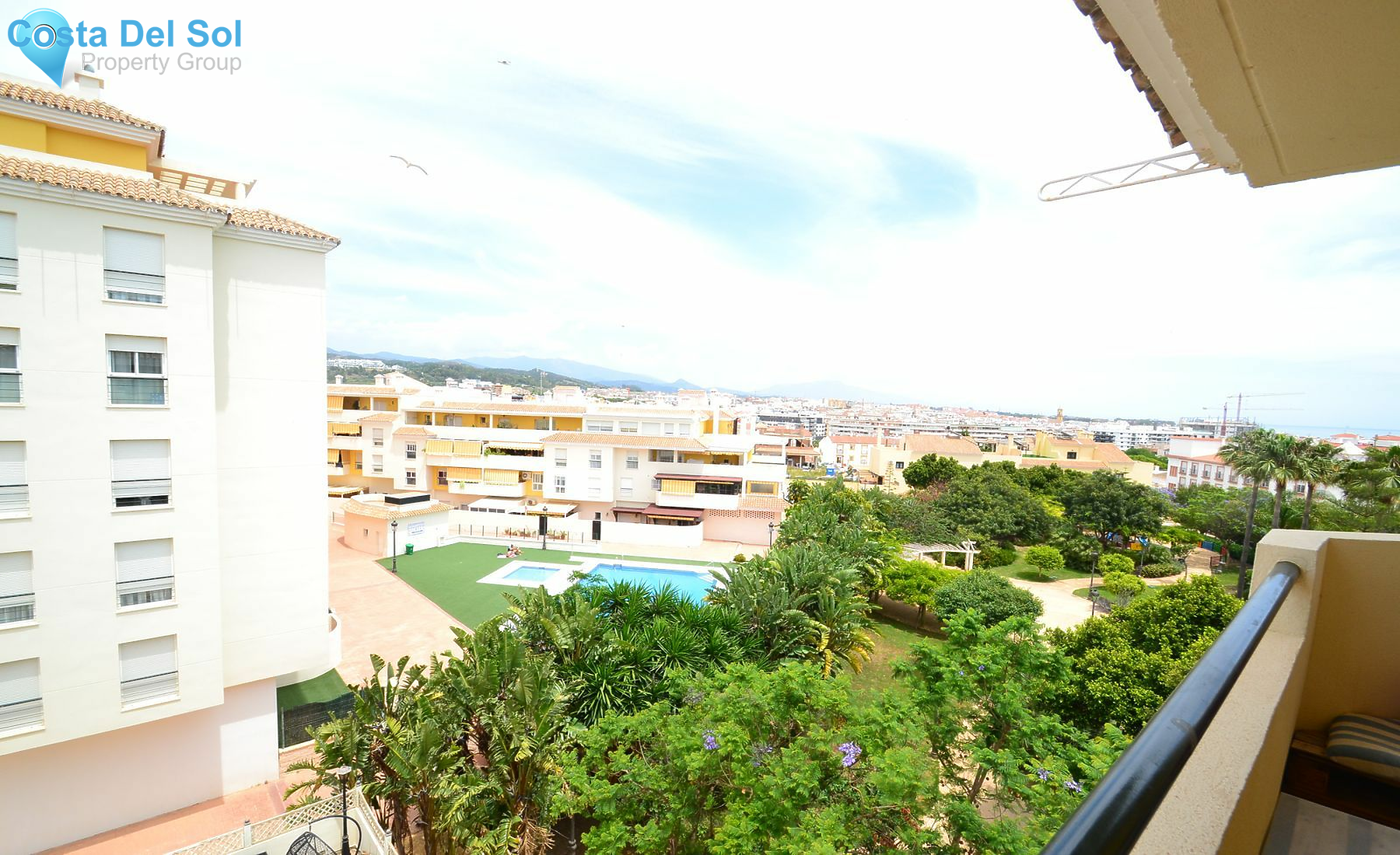 Middle Floor Apartment in Estepona