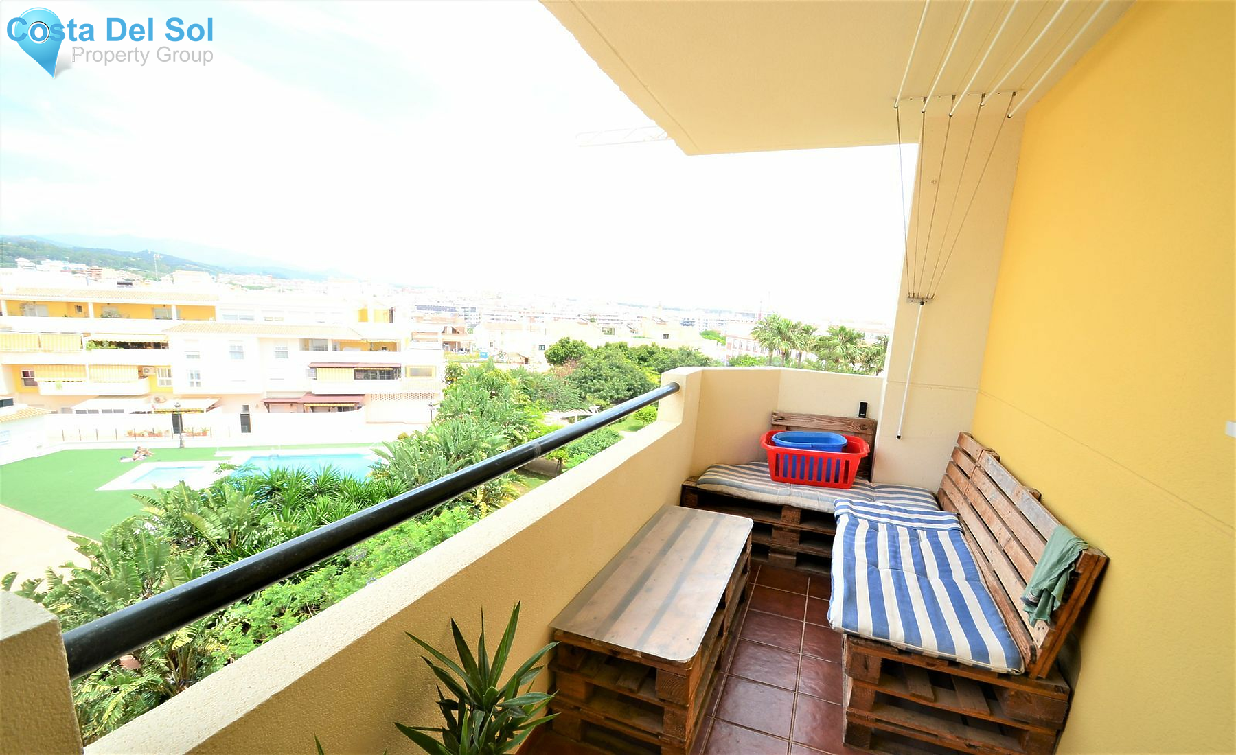 Middle Floor Apartment in Estepona-1396732
