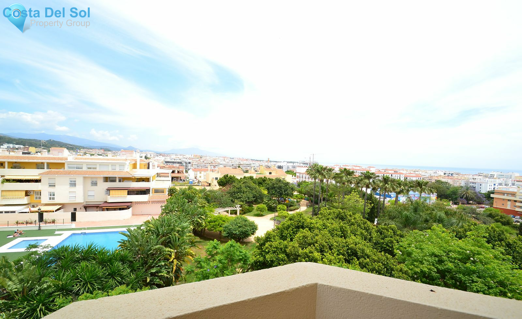 Middle Floor Apartment in Estepona-1396733