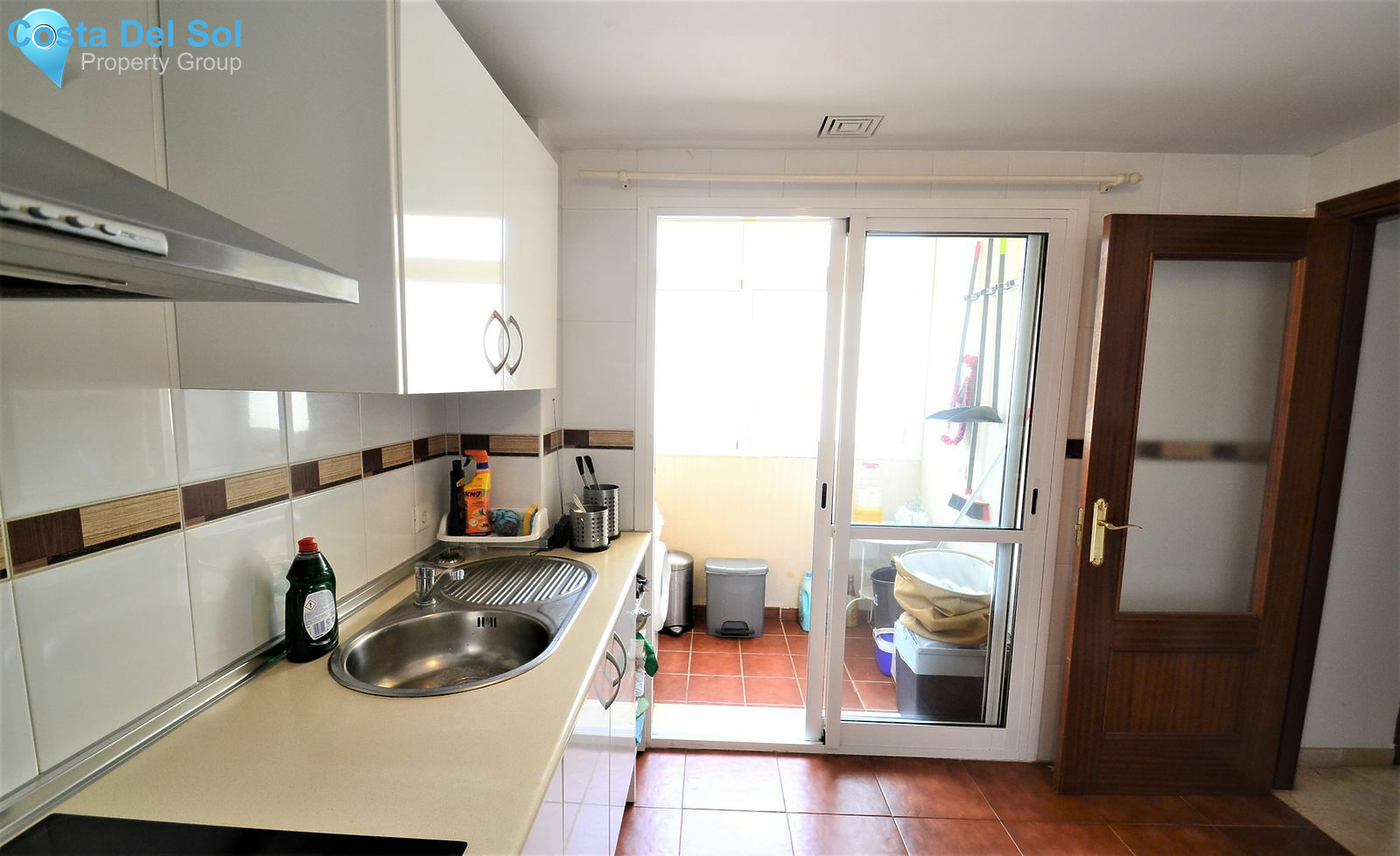 Middle Floor Apartment in Estepona-1396735