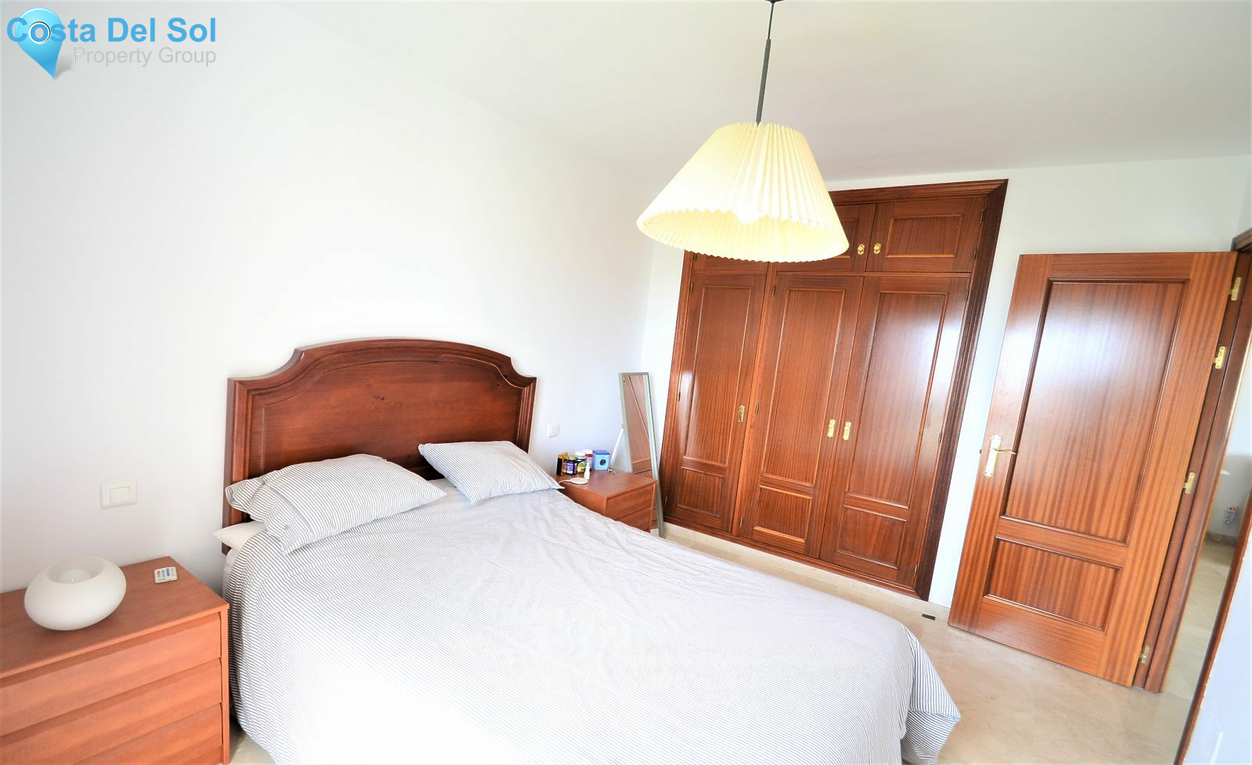 Middle Floor Apartment in Estepona-1396727