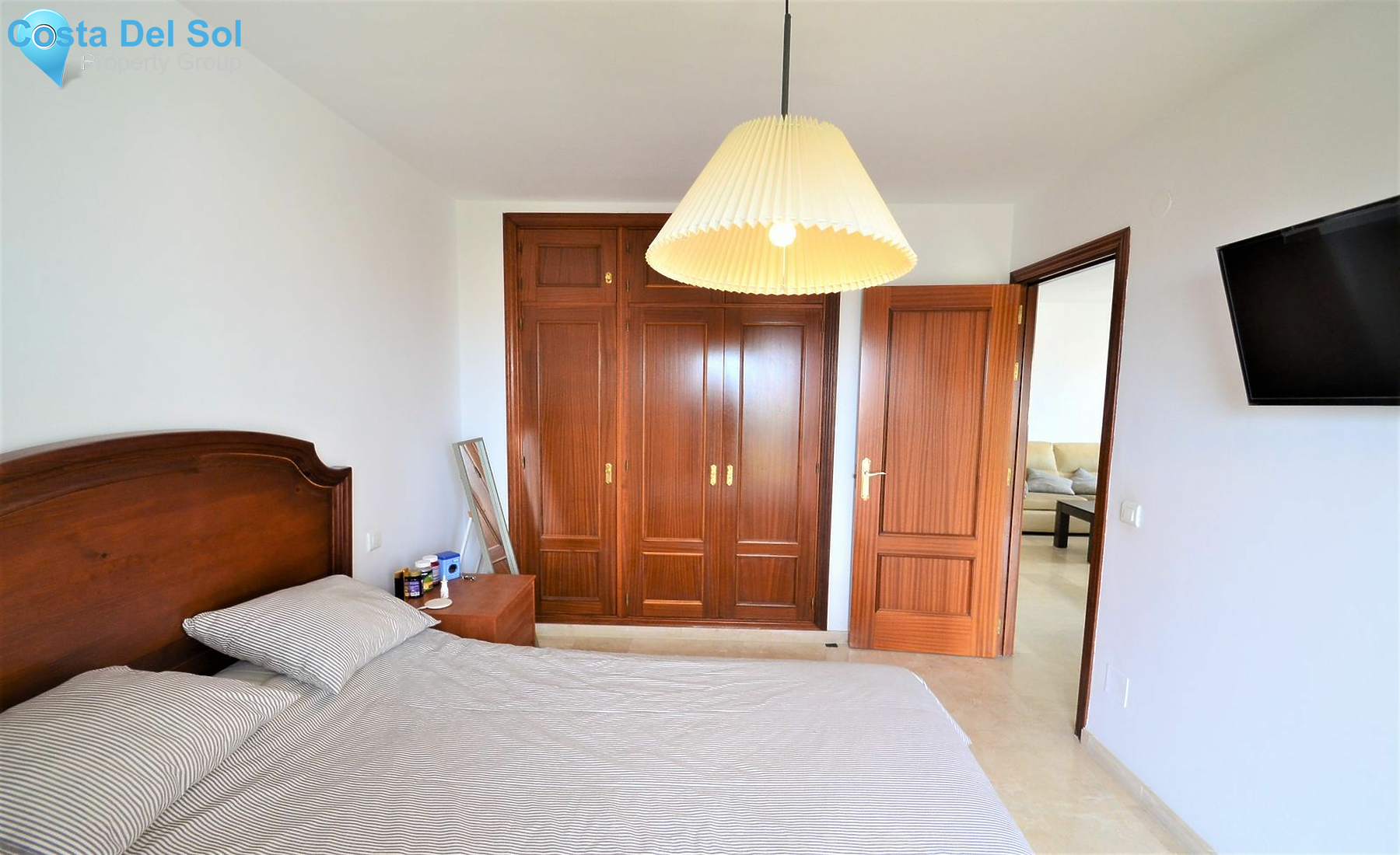 Middle Floor Apartment in Estepona-1396728