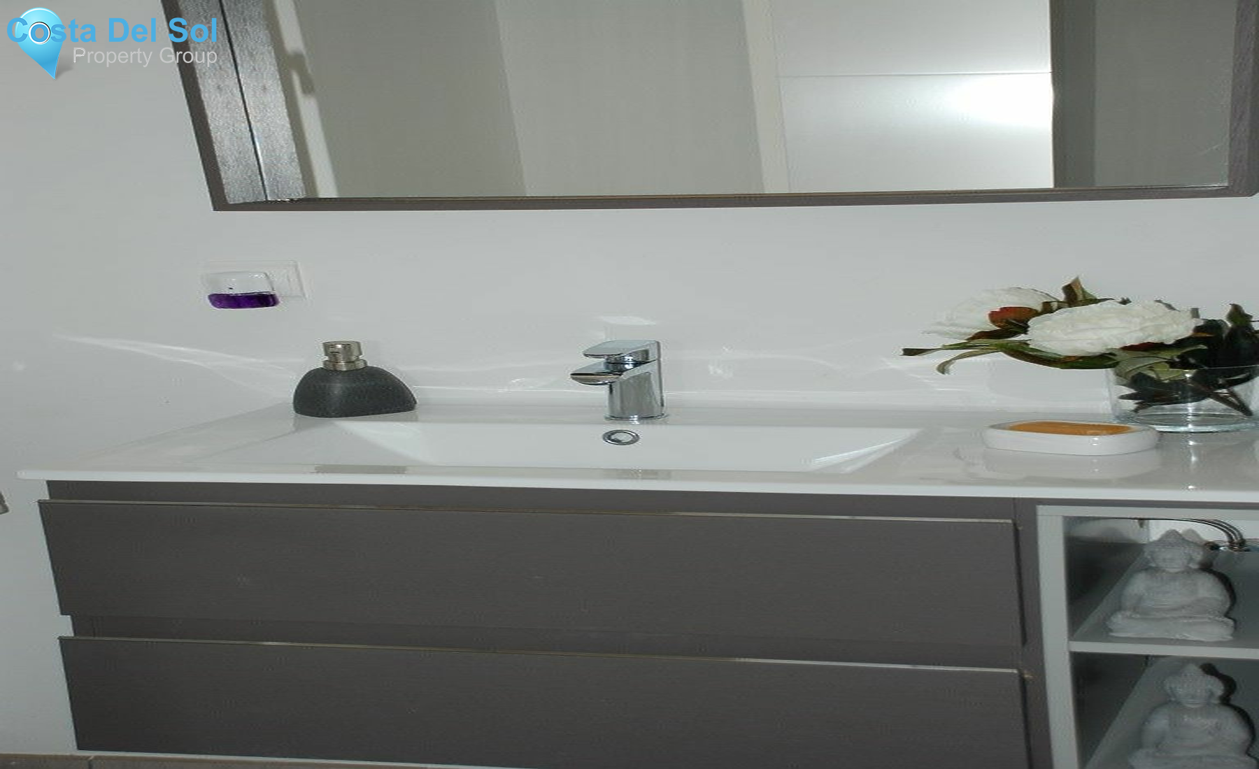 Middle Floor Apartment in Estepona-1418015