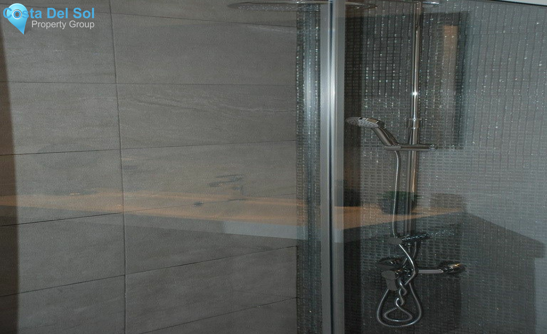 Middle Floor Apartment in Estepona-1418017