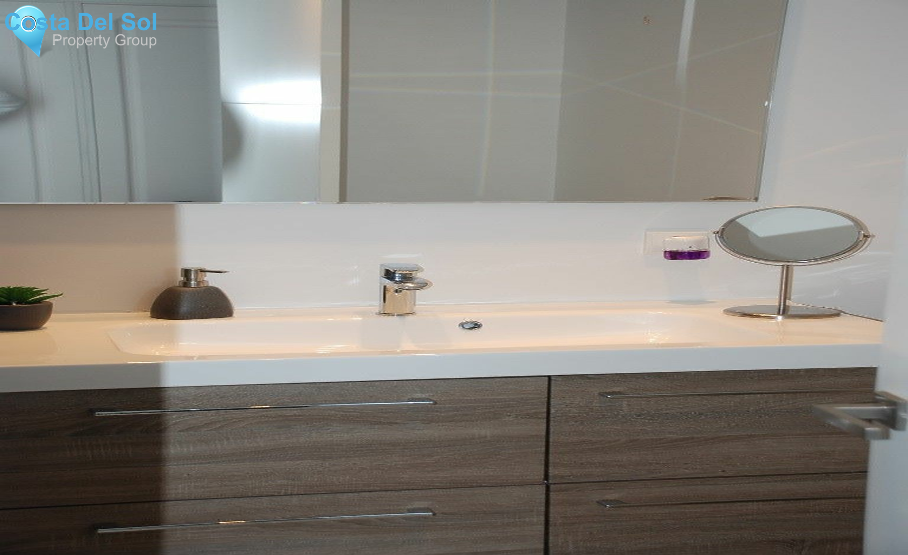 Middle Floor Apartment in Estepona-1418018