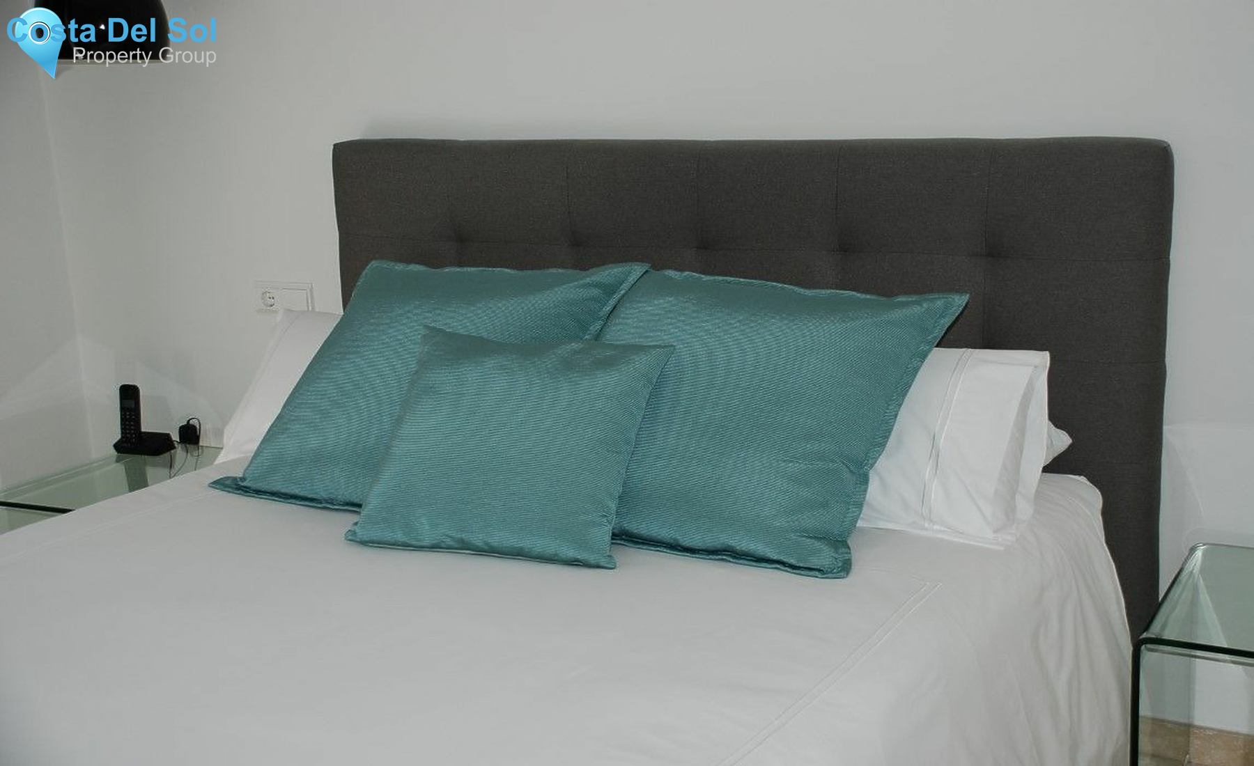 Middle Floor Apartment in Estepona-1418019