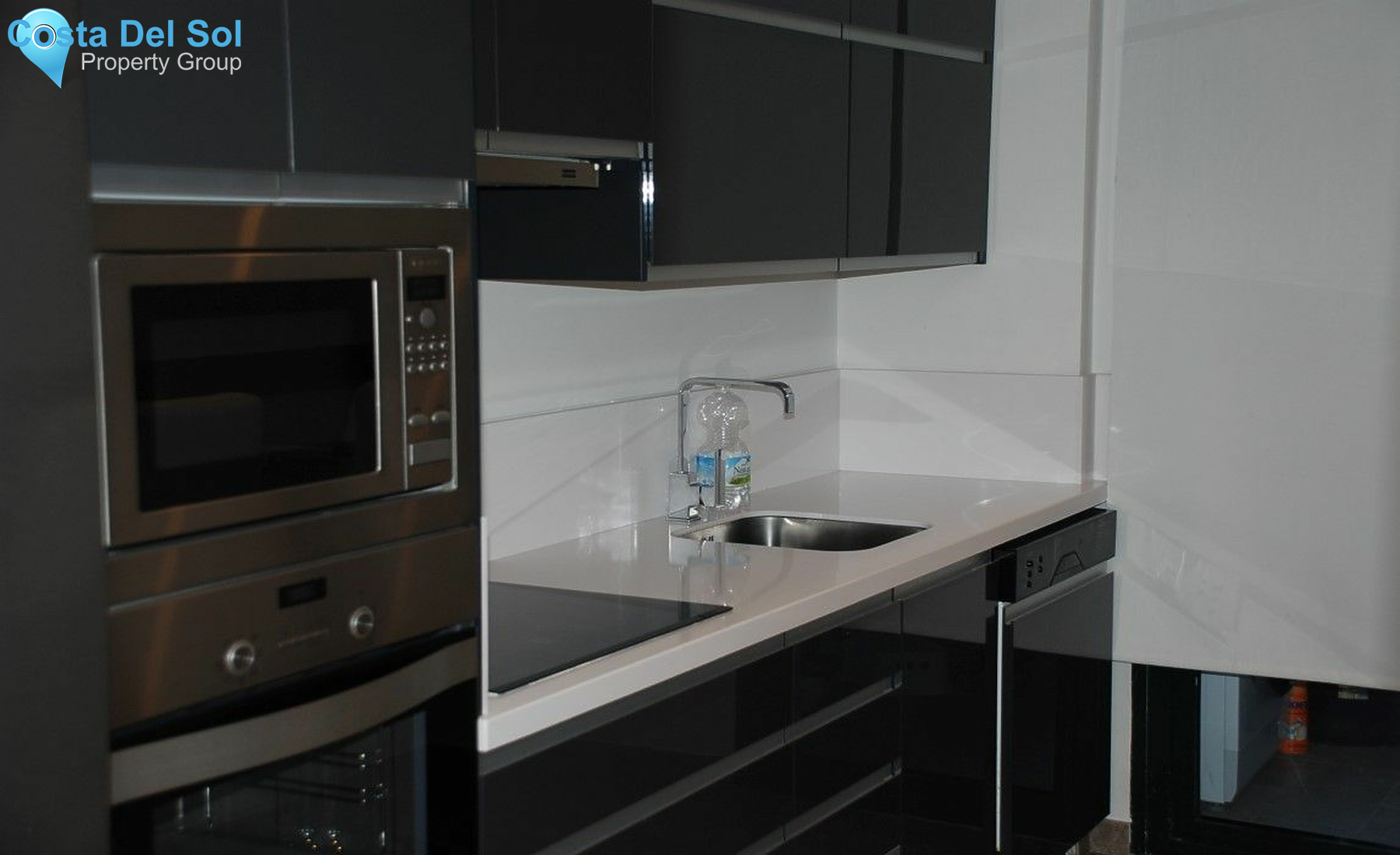 Middle Floor Apartment in Estepona-1418011