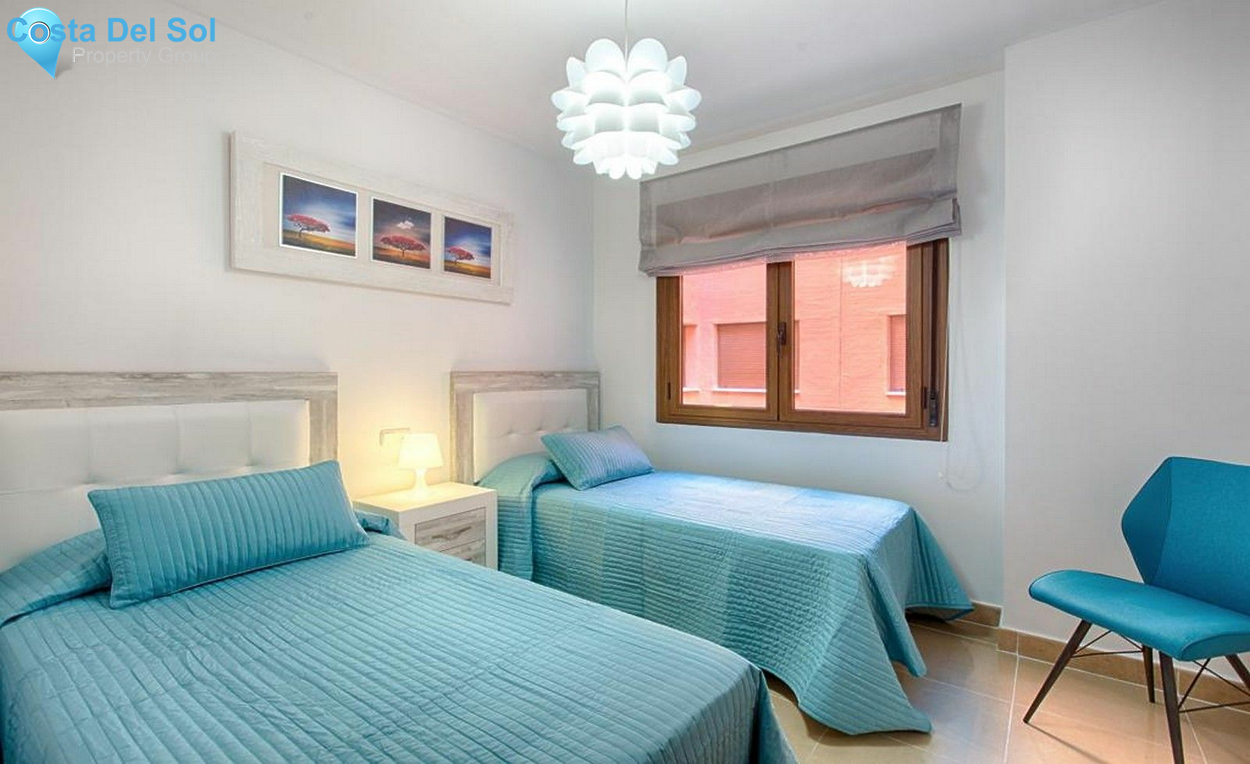 Middle Floor Apartment in Estepona-1418219
