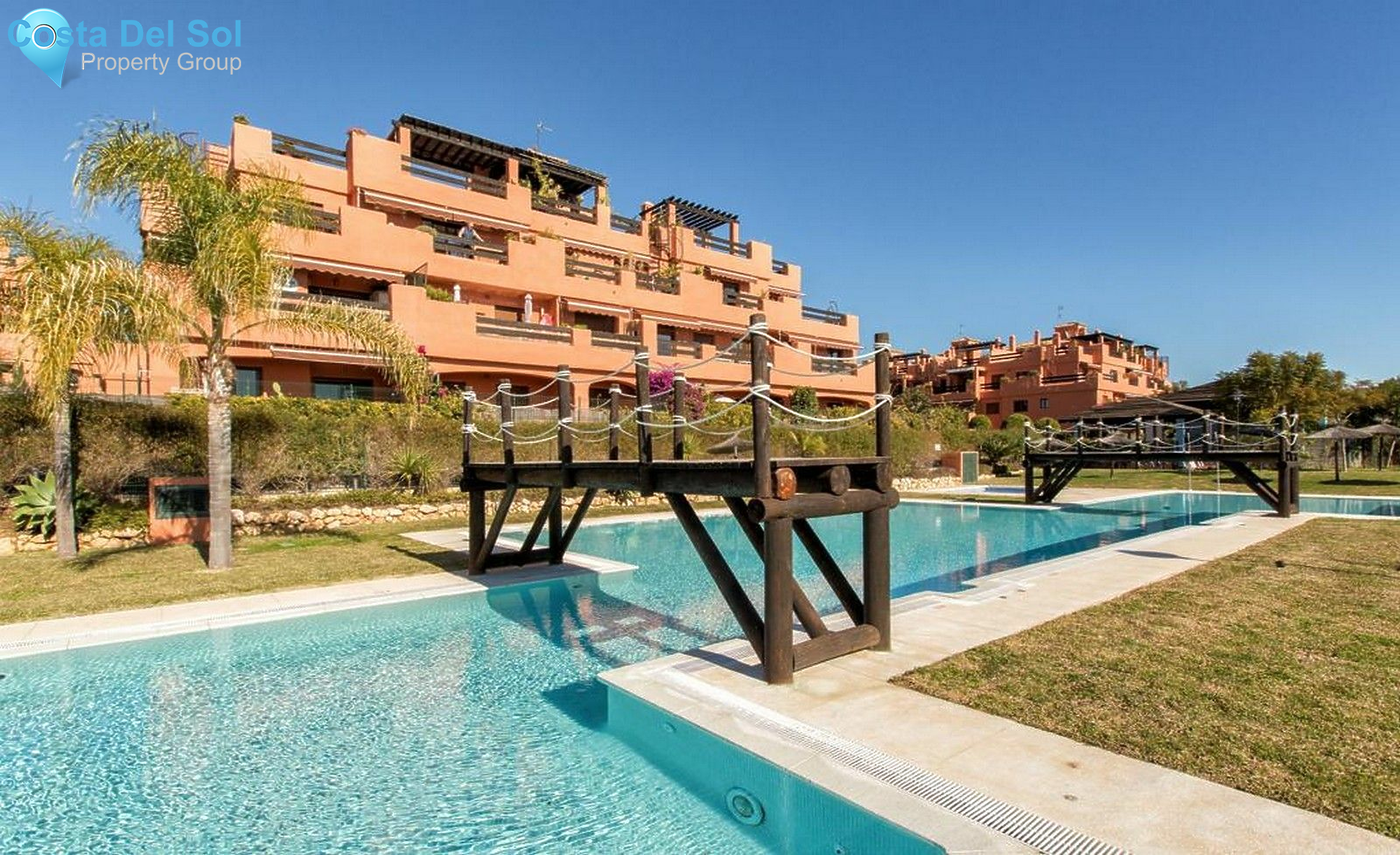 Middle Floor Apartment in Estepona-1418211