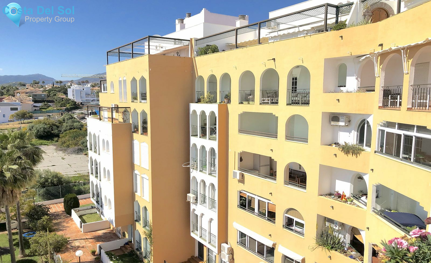 Middle Floor Apartment in Estepona-1418989