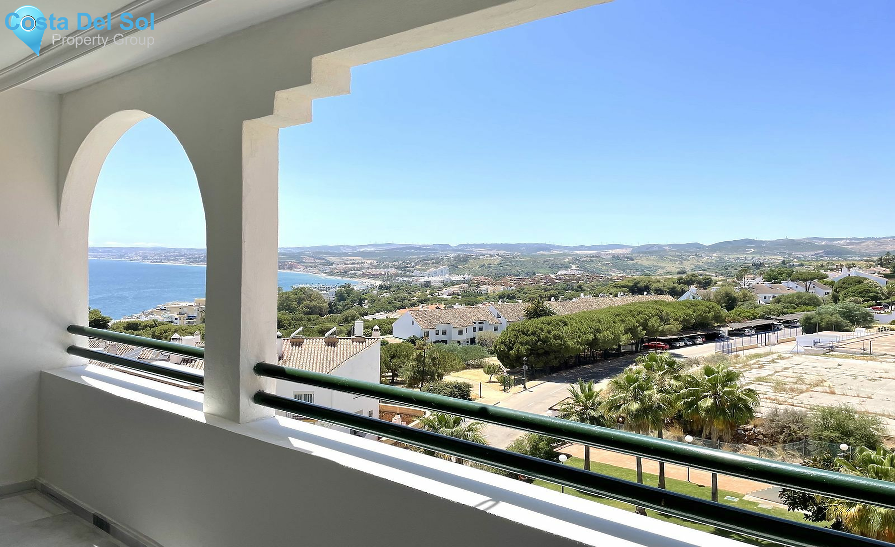 Middle Floor Apartment in Estepona-1418975