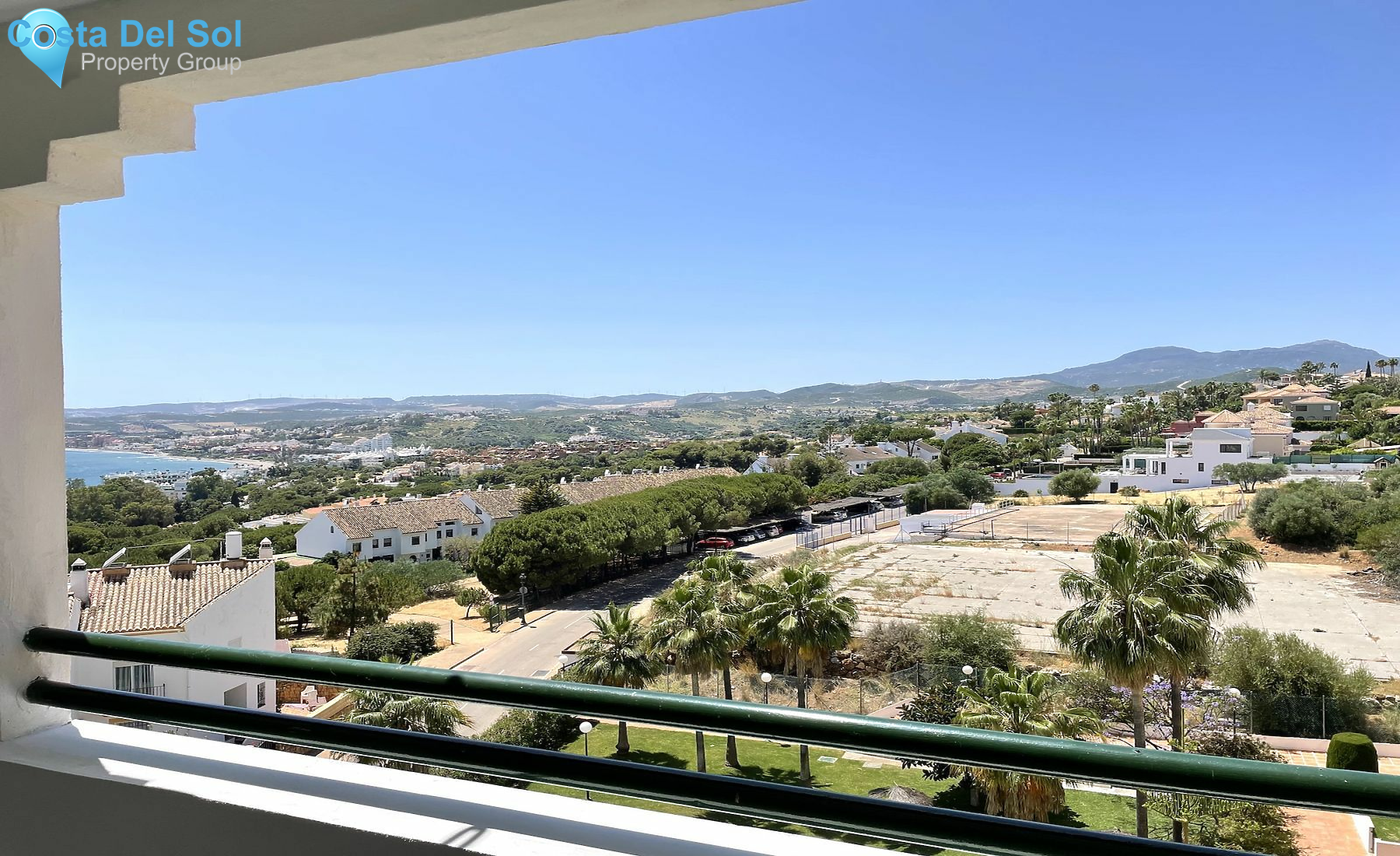Middle Floor Apartment in Estepona-1418976