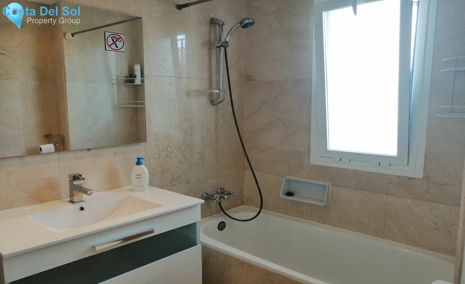Middle Floor Apartment in Estepona-1420262