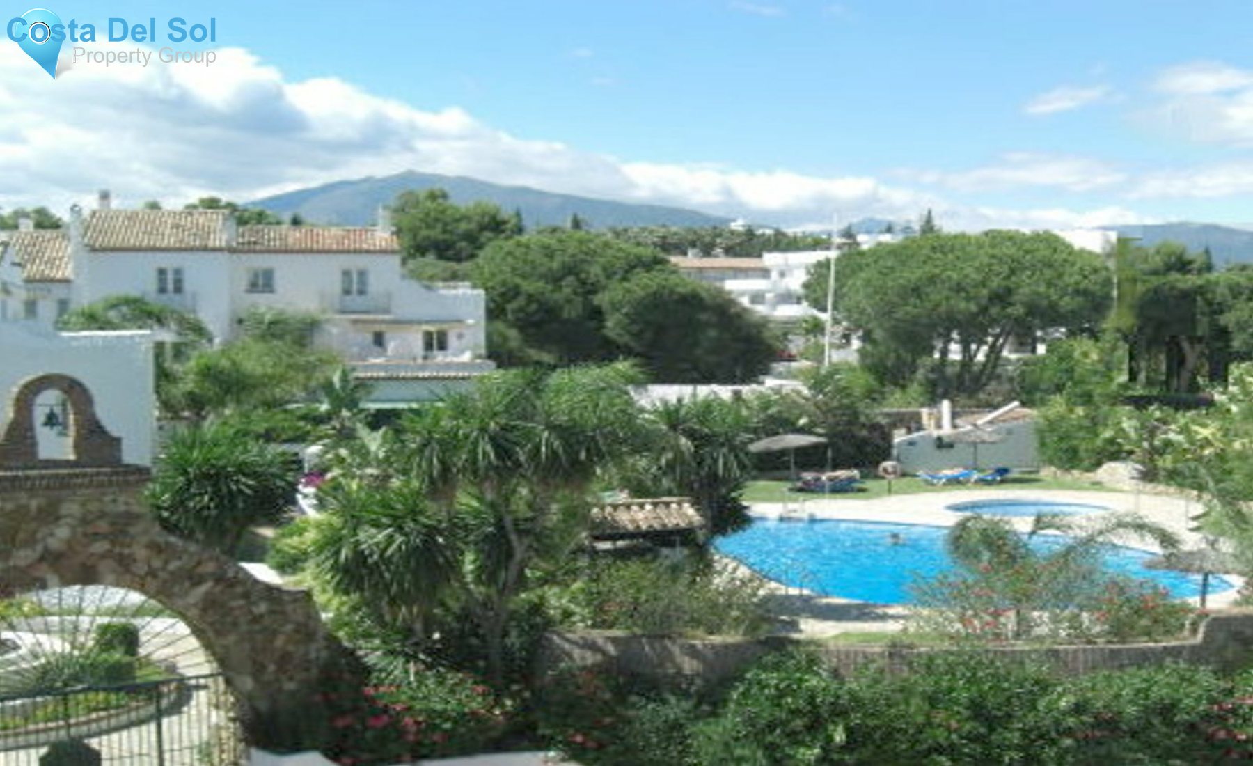 Middle Floor Apartment in Estepona-1420264