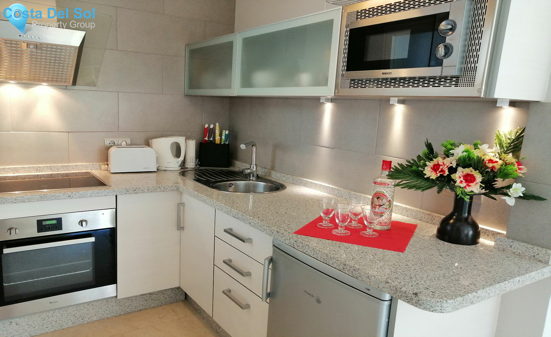 Middle Floor Apartment in Estepona-1420250