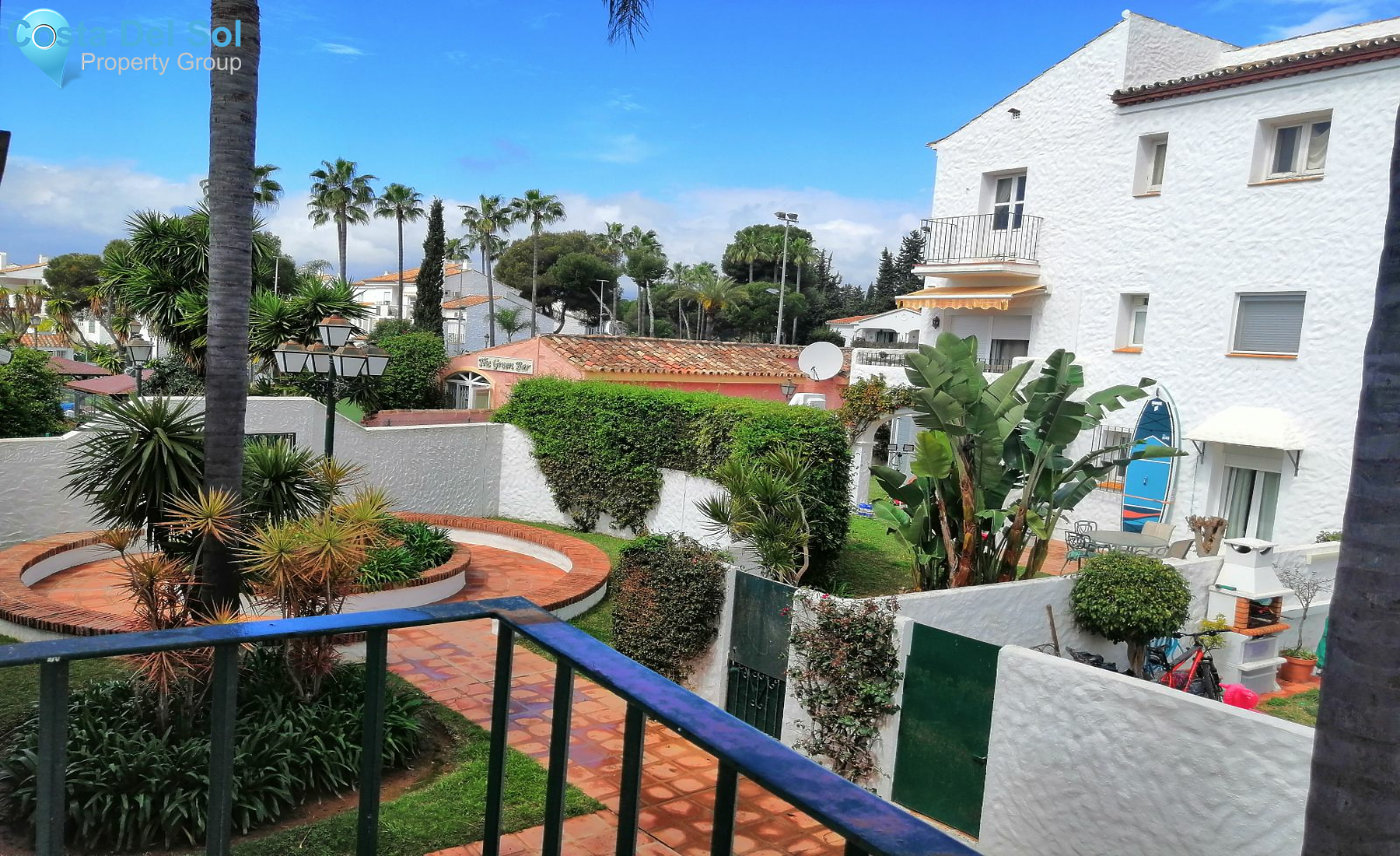 Middle Floor Apartment in Estepona-1420256