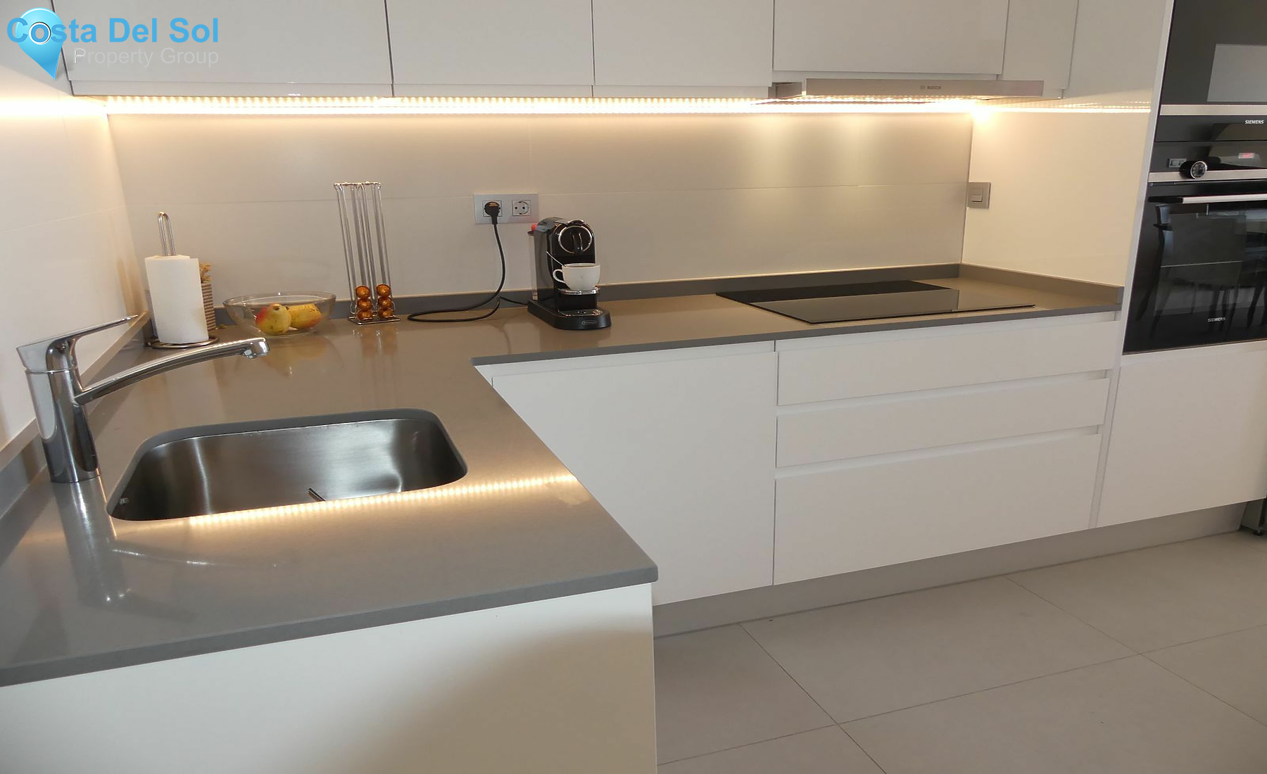 Middle Floor Apartment in Estepona-1420282