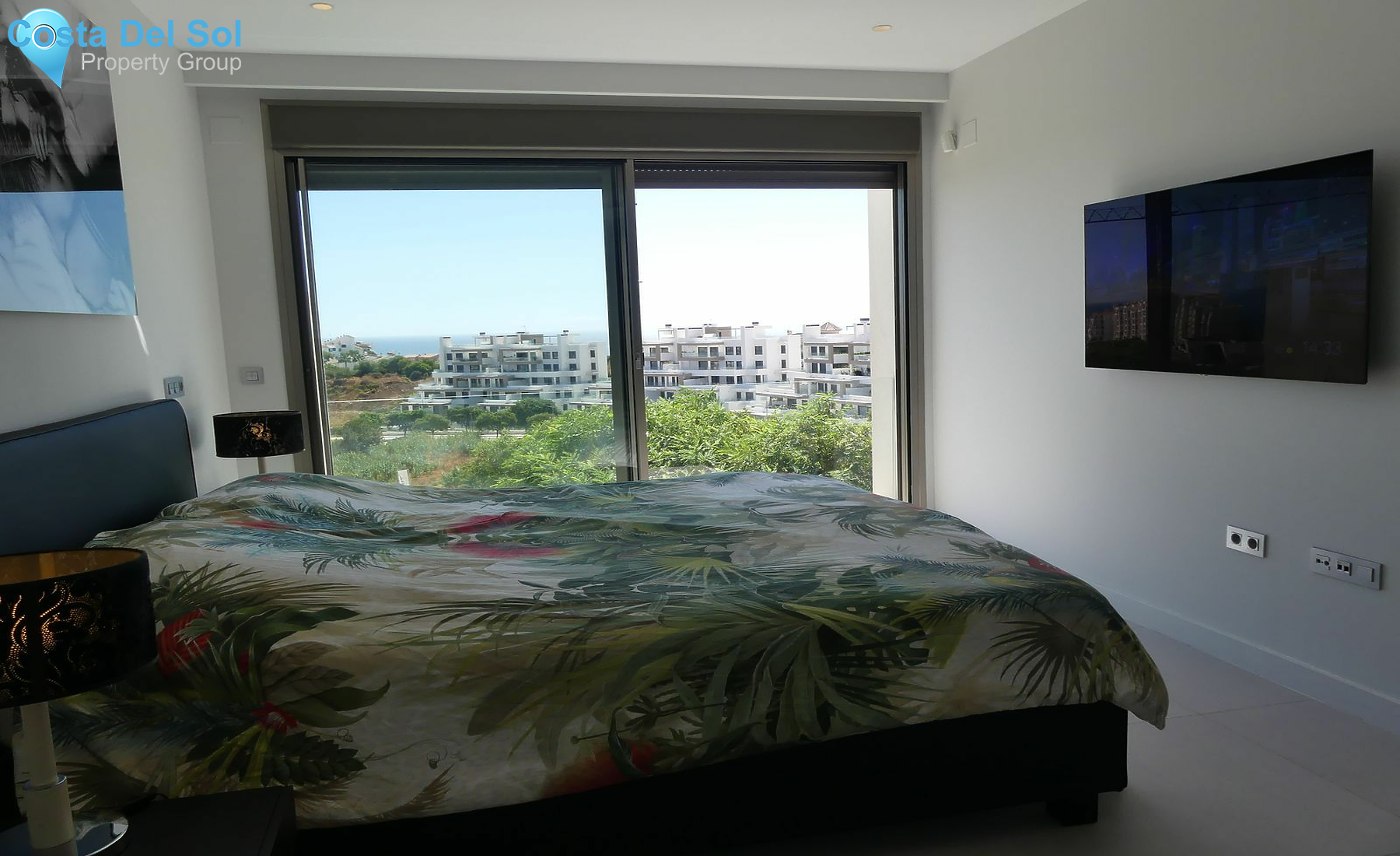 Middle Floor Apartment in Estepona-1420283