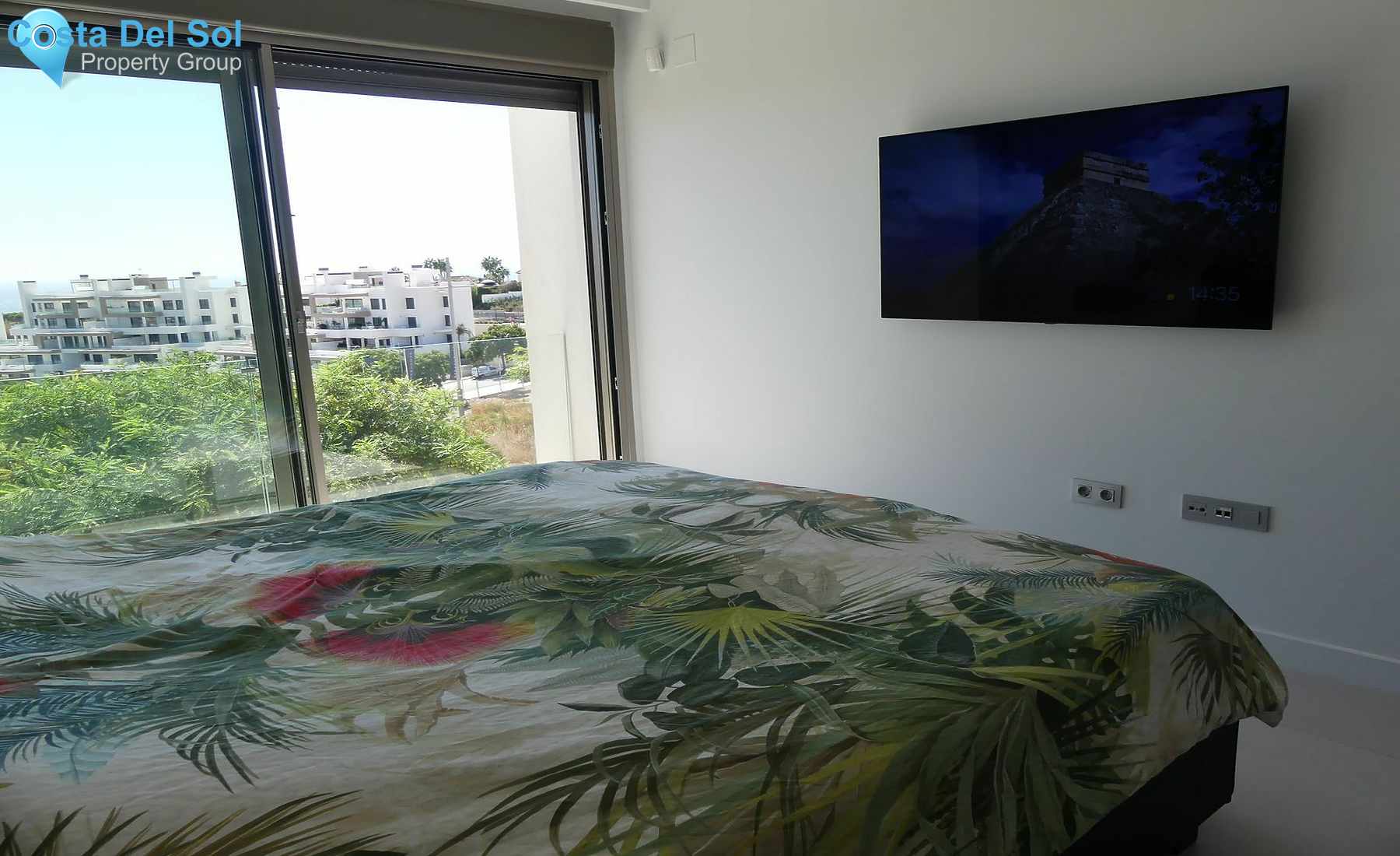 Middle Floor Apartment in Estepona-1420284