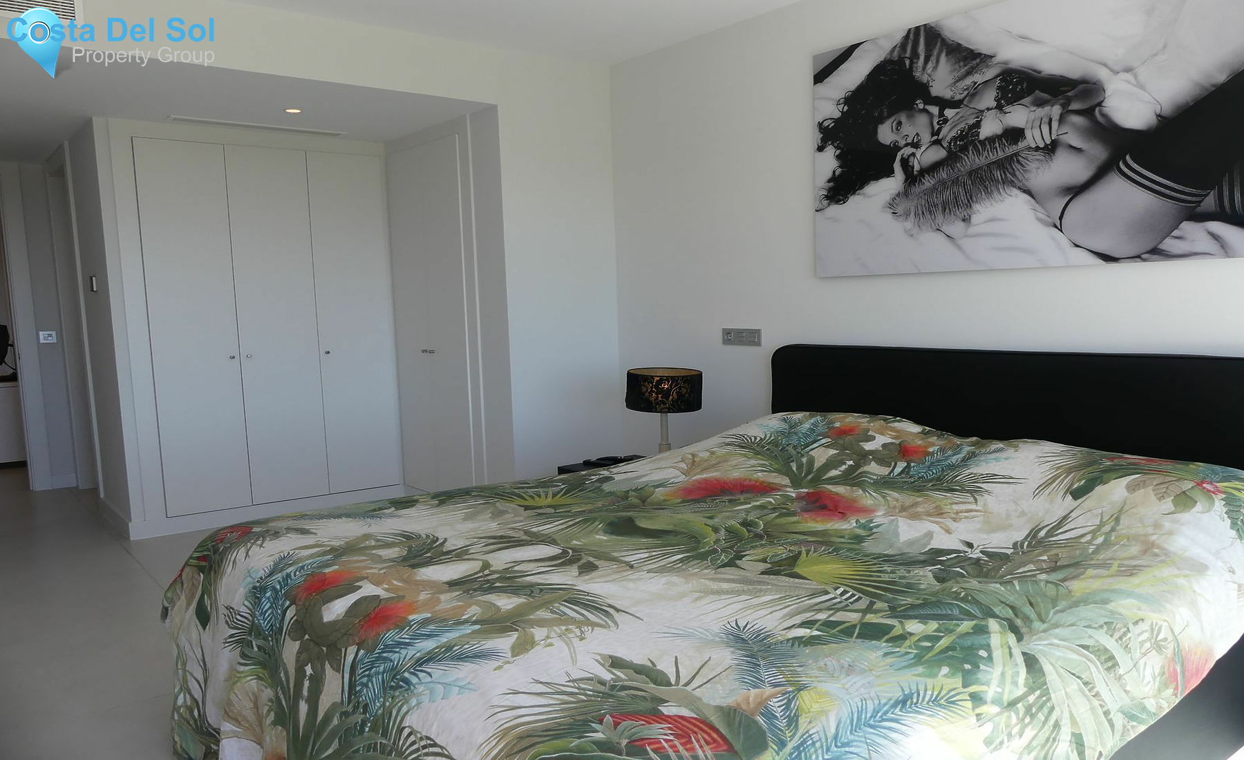 Middle Floor Apartment in Estepona-1420285