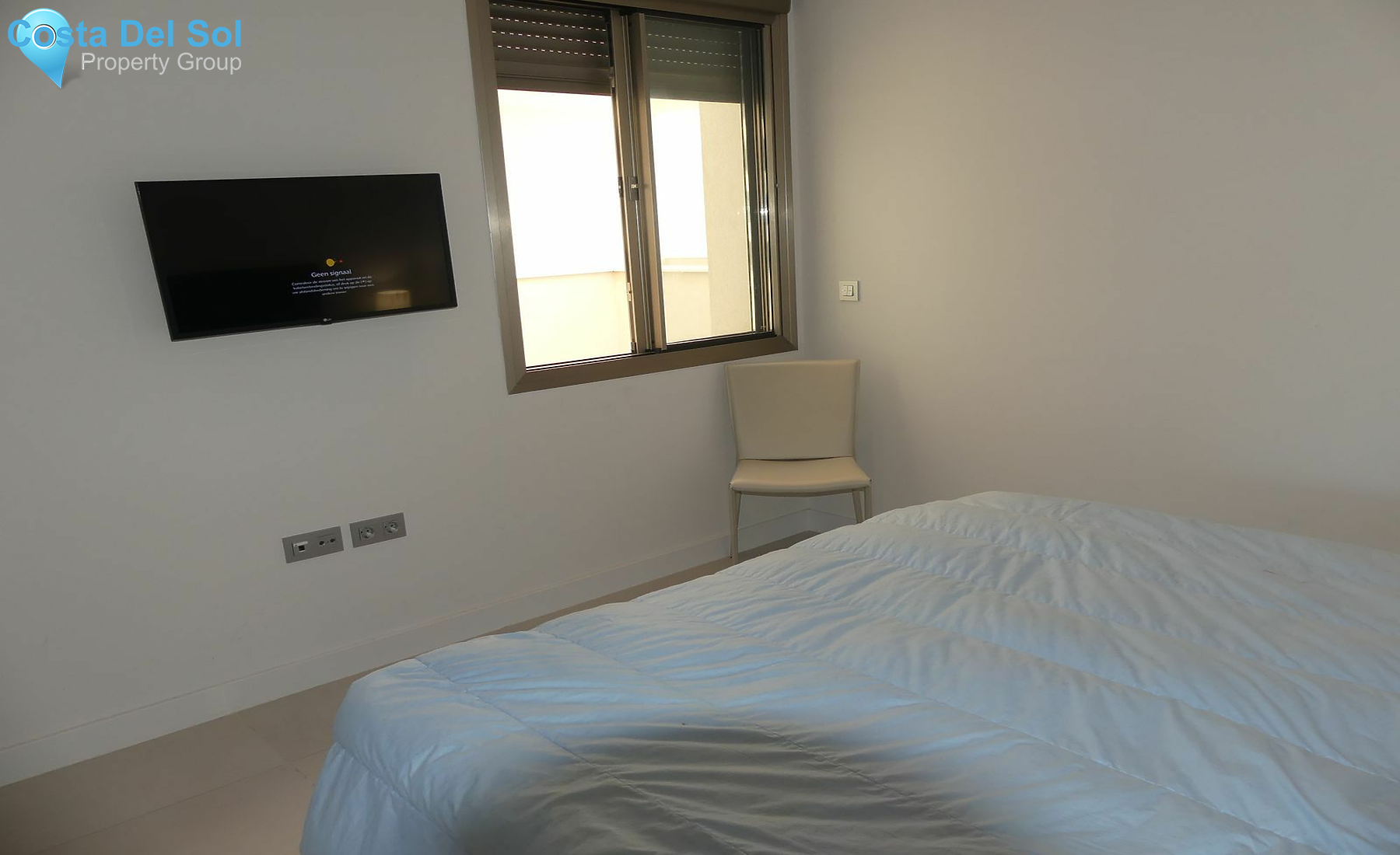 Middle Floor Apartment in Estepona-1420289