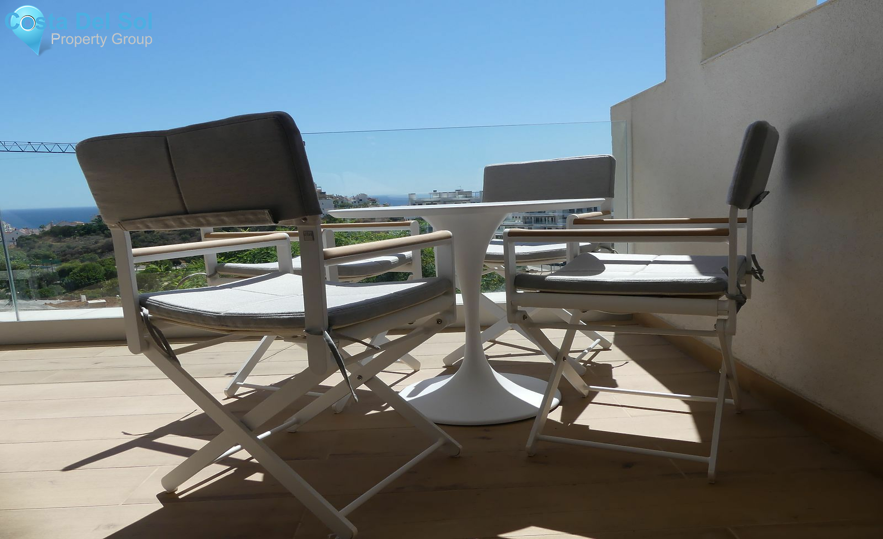 Middle Floor Apartment in Estepona-1420275