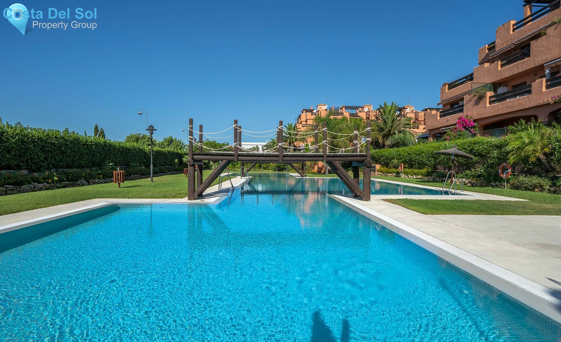 Middle Floor Apartment in Estepona-1420418