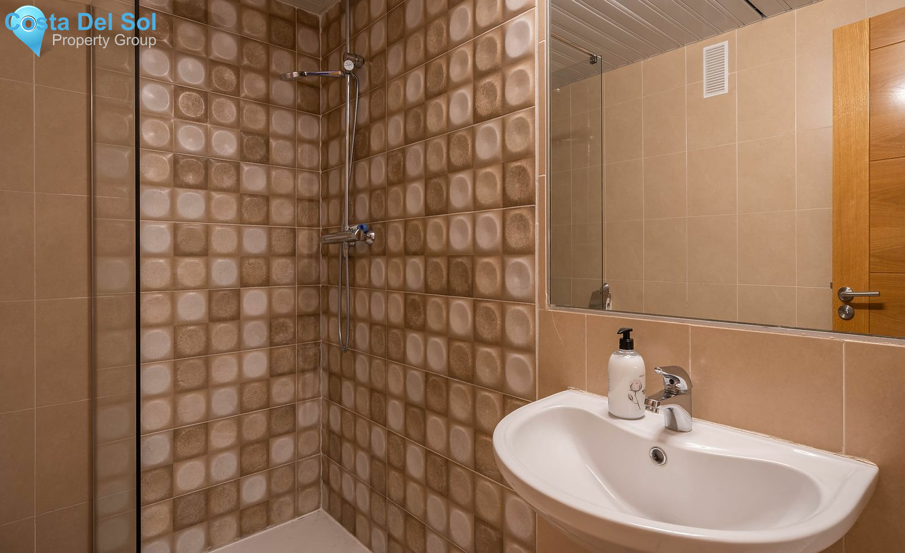 Middle Floor Apartment in Estepona-1420416