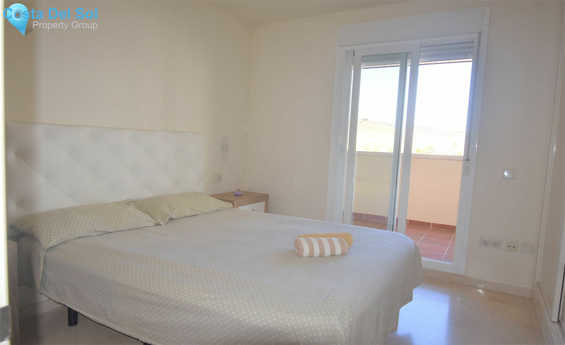 Middle Floor Apartment in Estepona-1427198