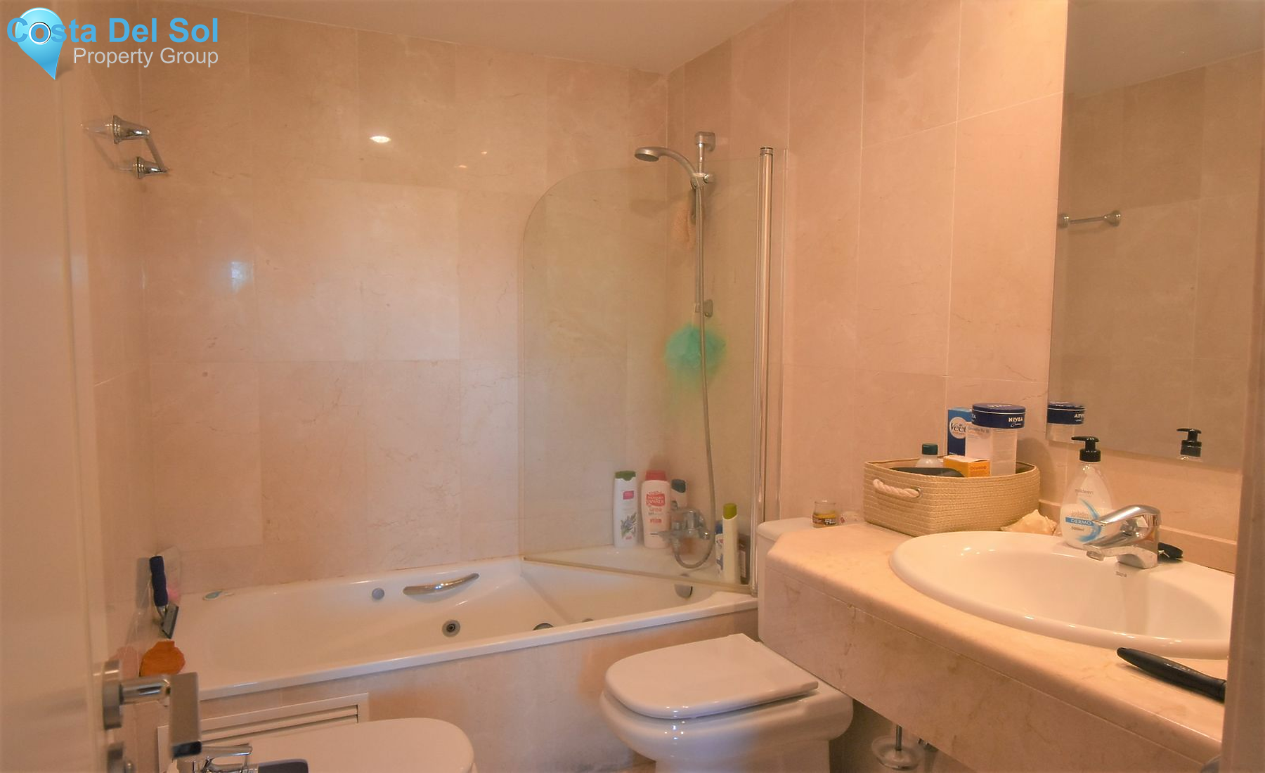 Middle Floor Apartment in Estepona-1427199
