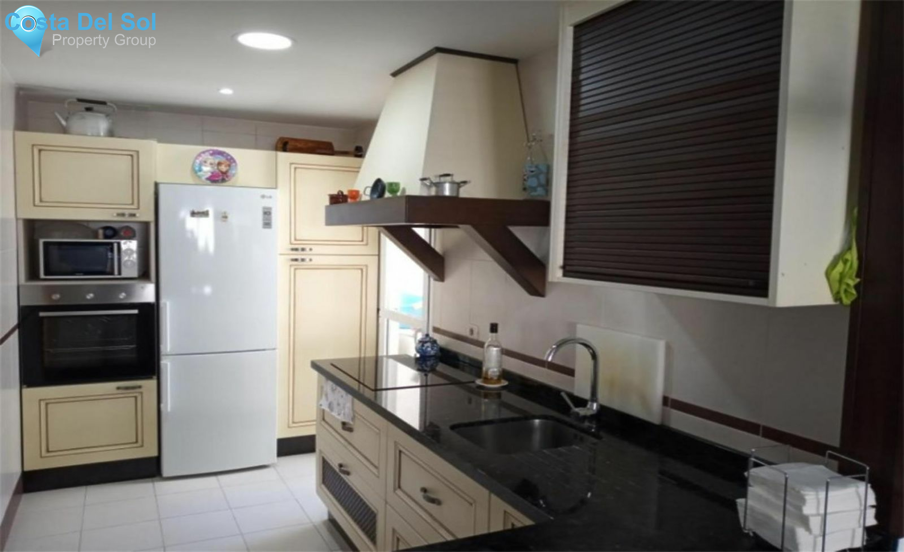 Middle Floor Apartment in Estepona-1428413