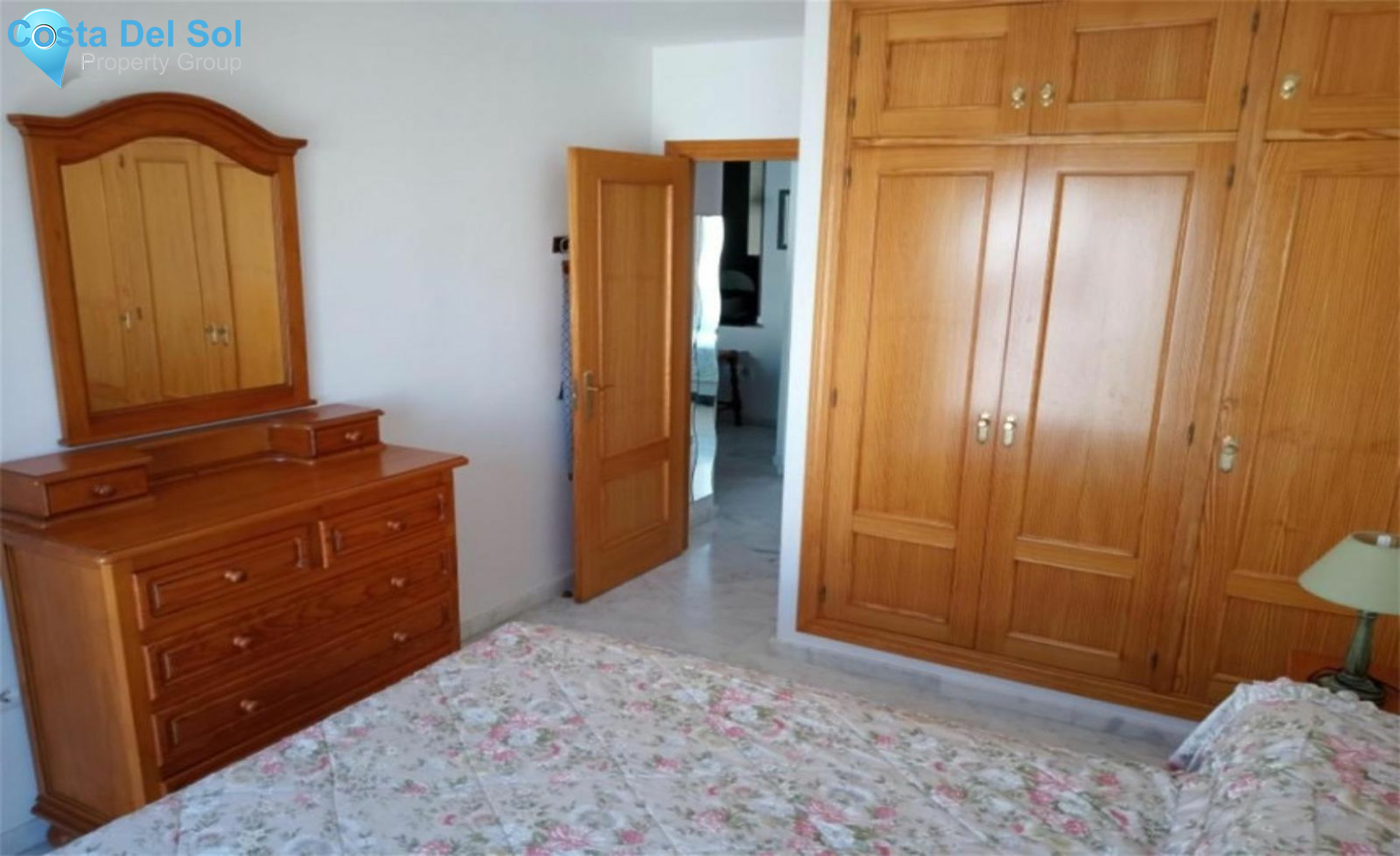 Middle Floor Apartment in Estepona-1428418
