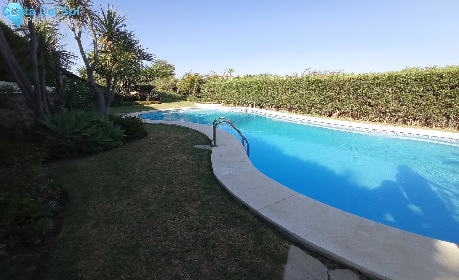 Middle Floor Apartment in Estepona-1429632