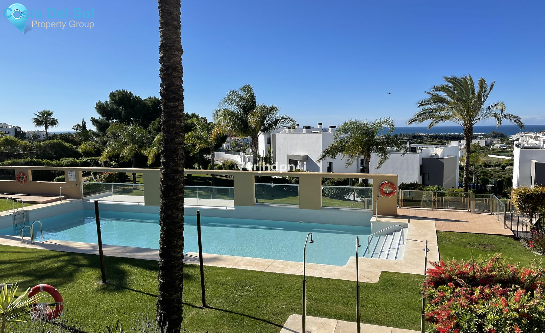 Middle Floor Apartment in Estepona