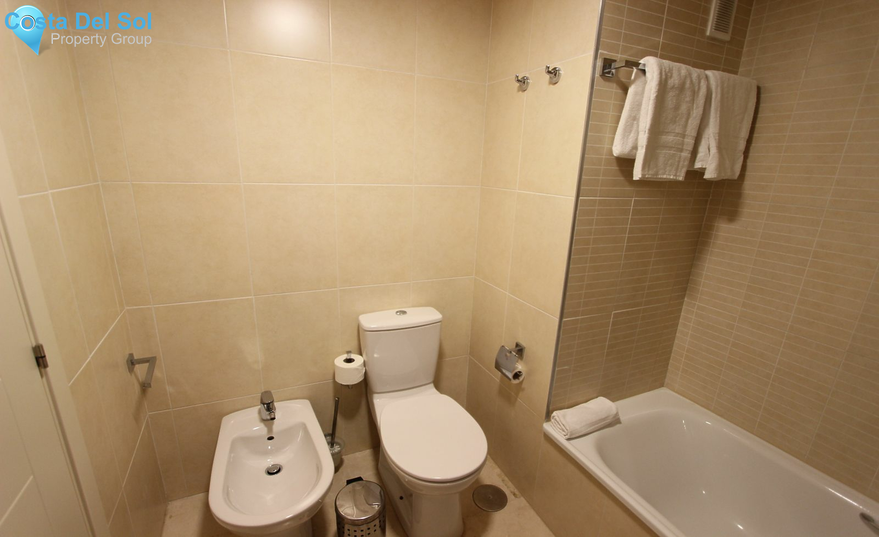 Middle Floor Apartment in Estepona-1445311