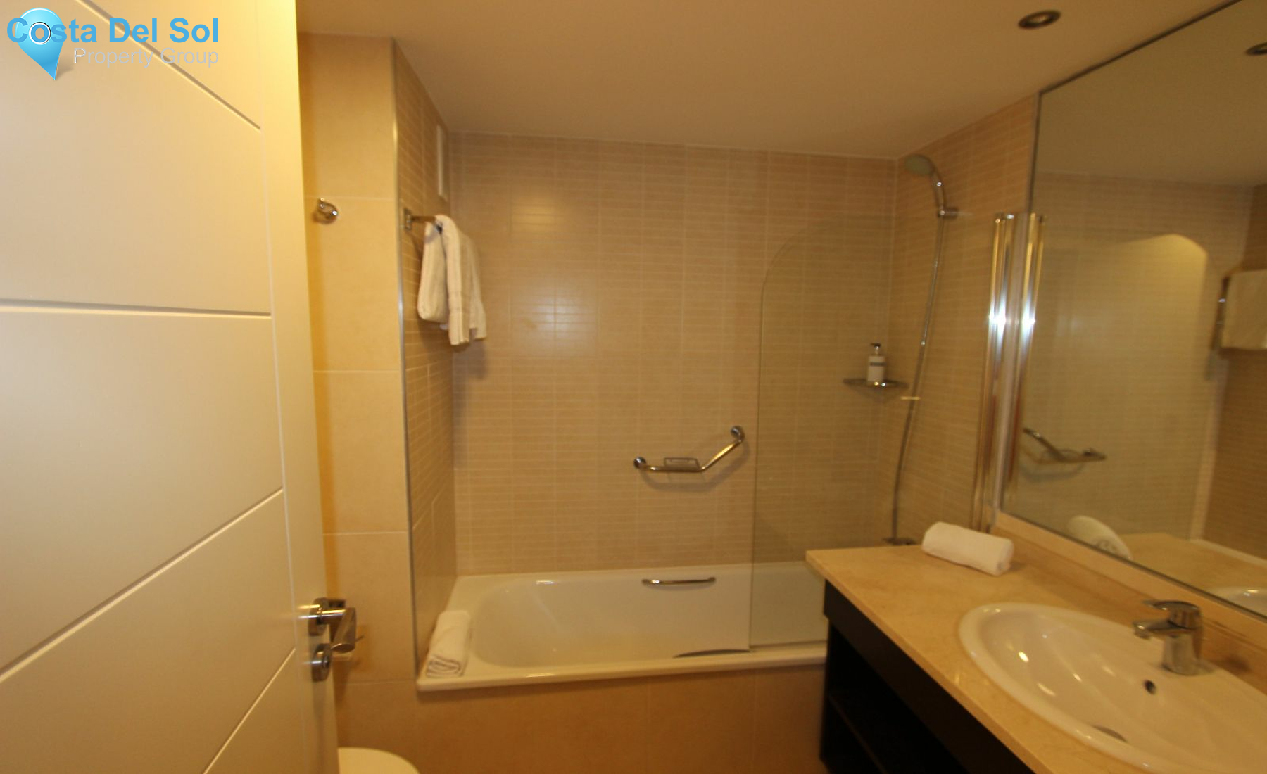 Middle Floor Apartment in Estepona-1445305