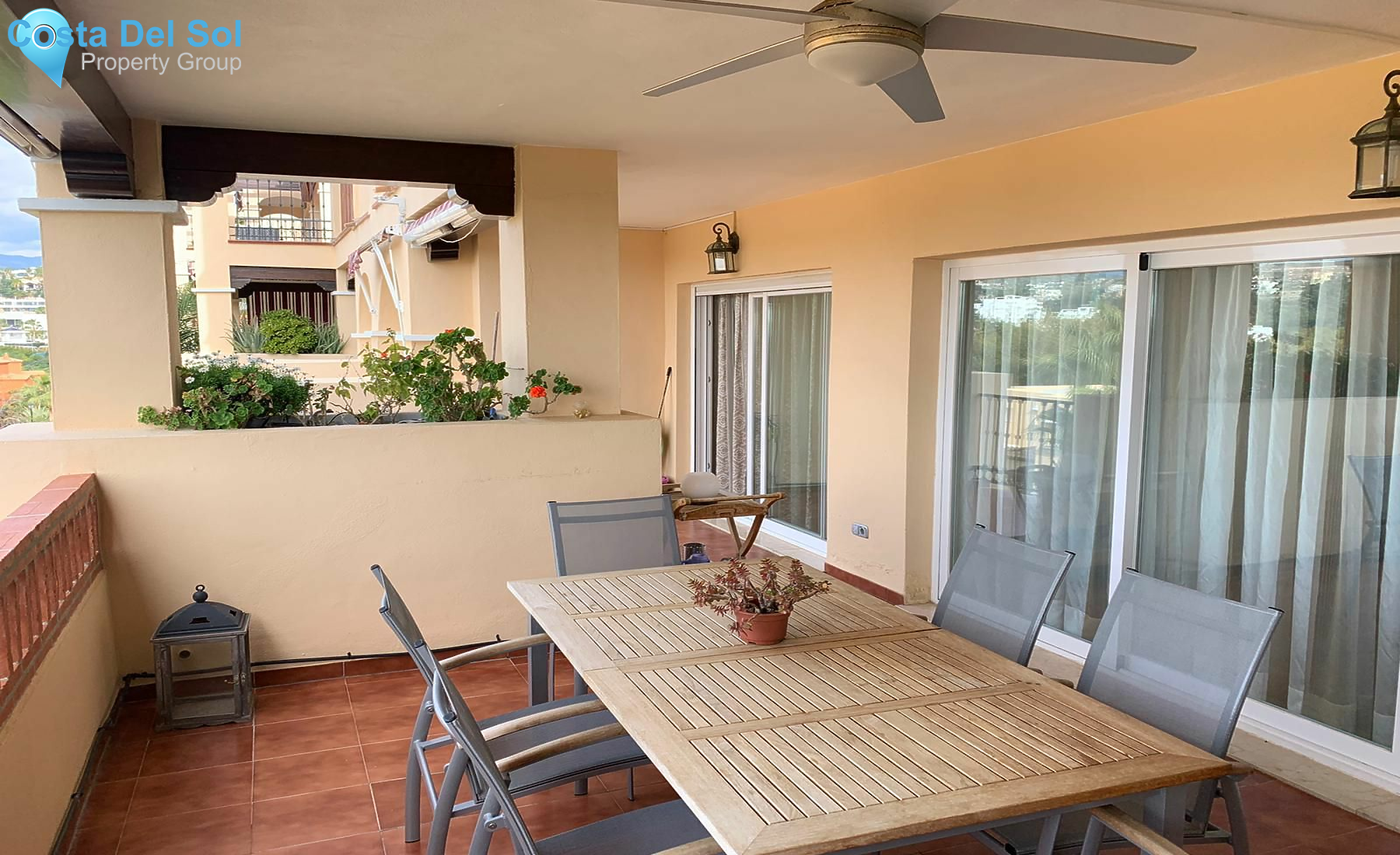 Middle Floor Apartment in Estepona-1466368