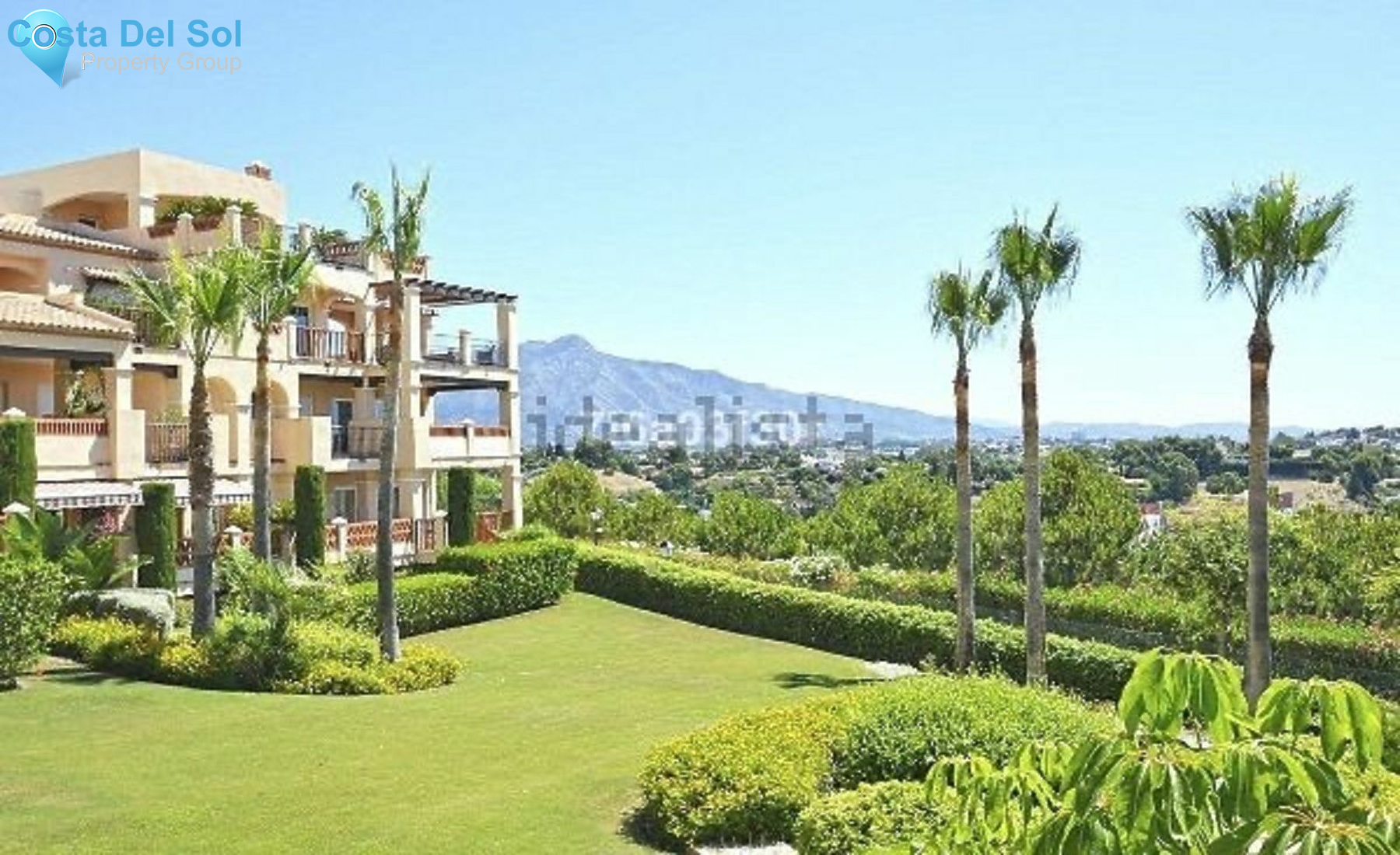 Middle Floor Apartment in Estepona-1466370