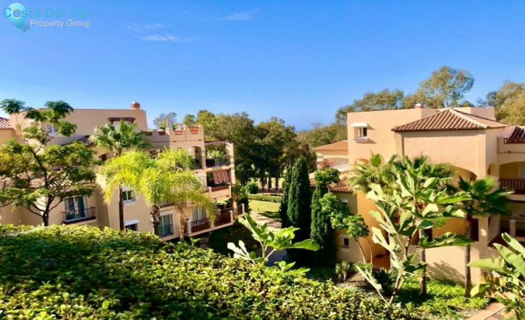 Middle Floor Apartment in Estepona-1466371