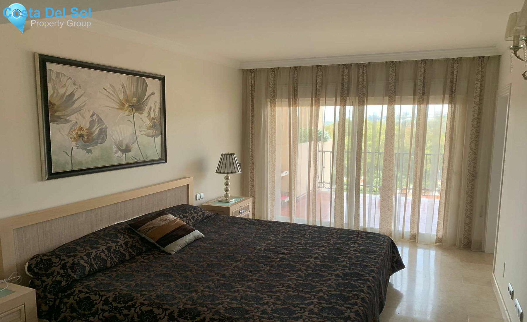 Middle Floor Apartment in Estepona-1466359