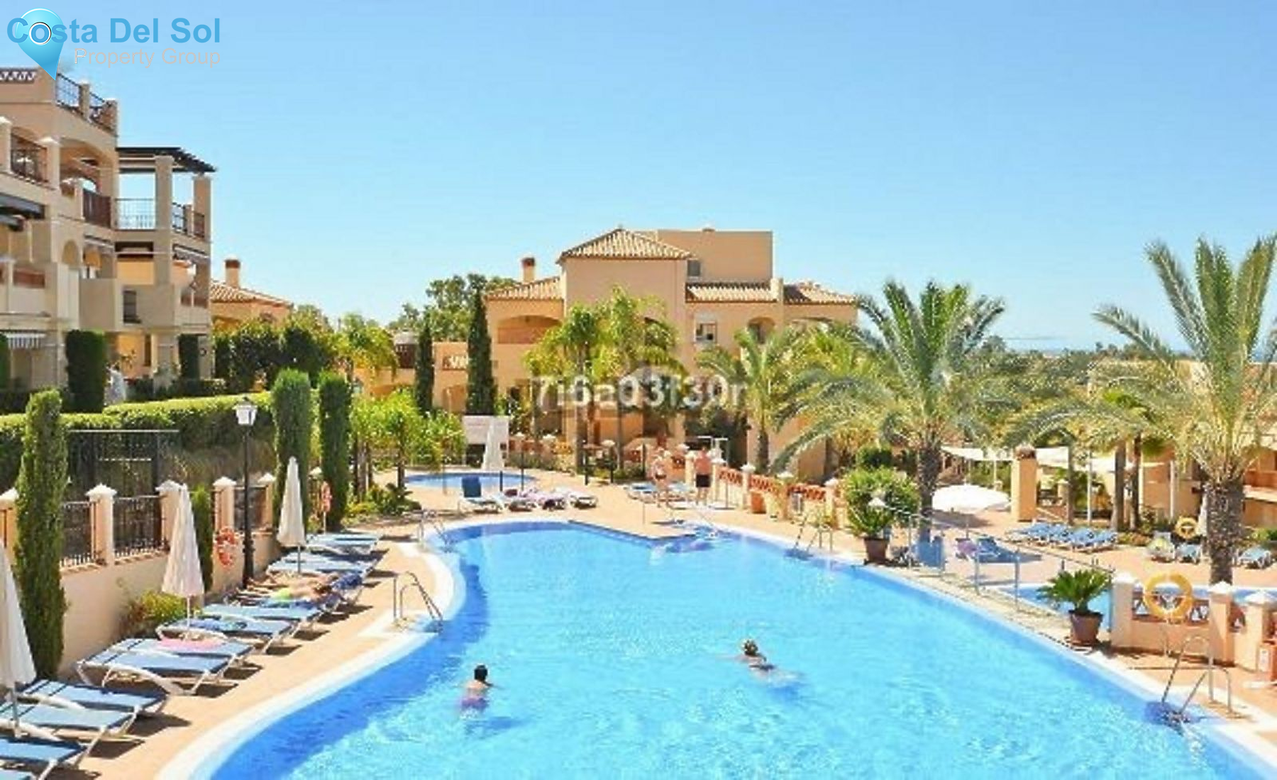 Middle Floor Apartment in Estepona-1466362