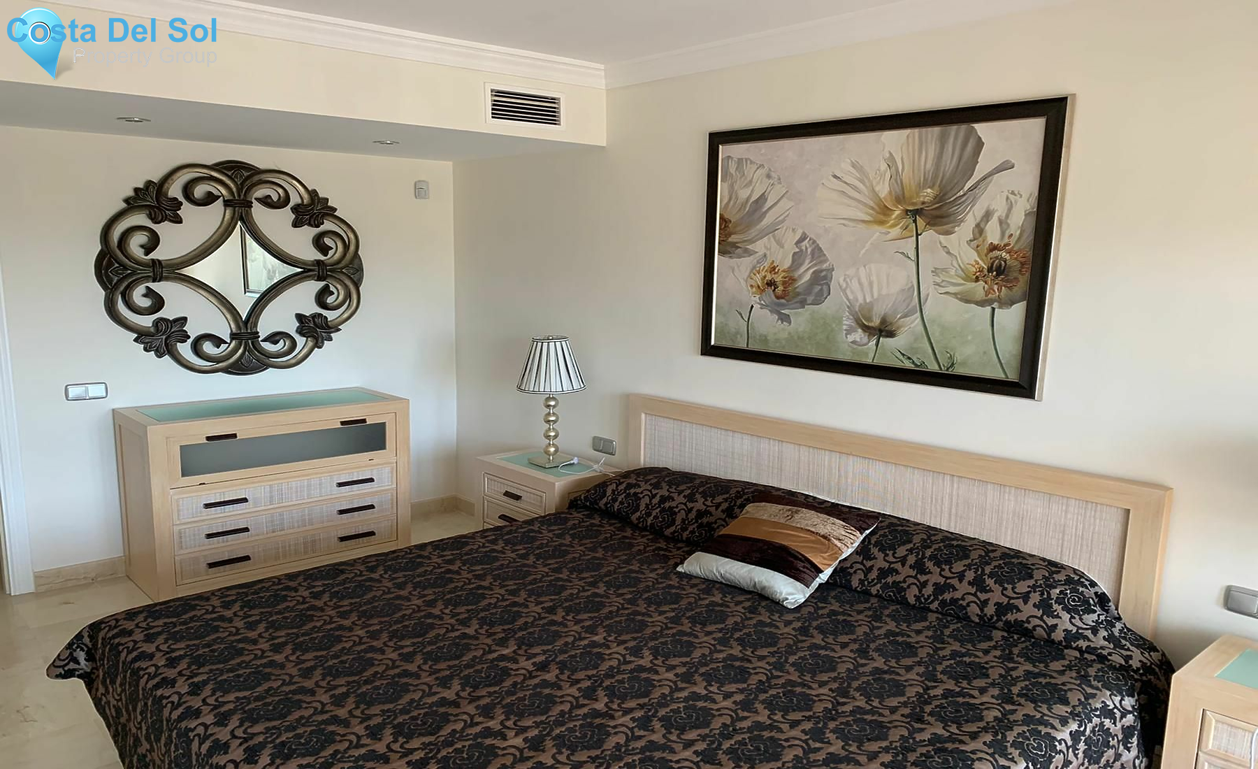 Middle Floor Apartment in Estepona-1466365
